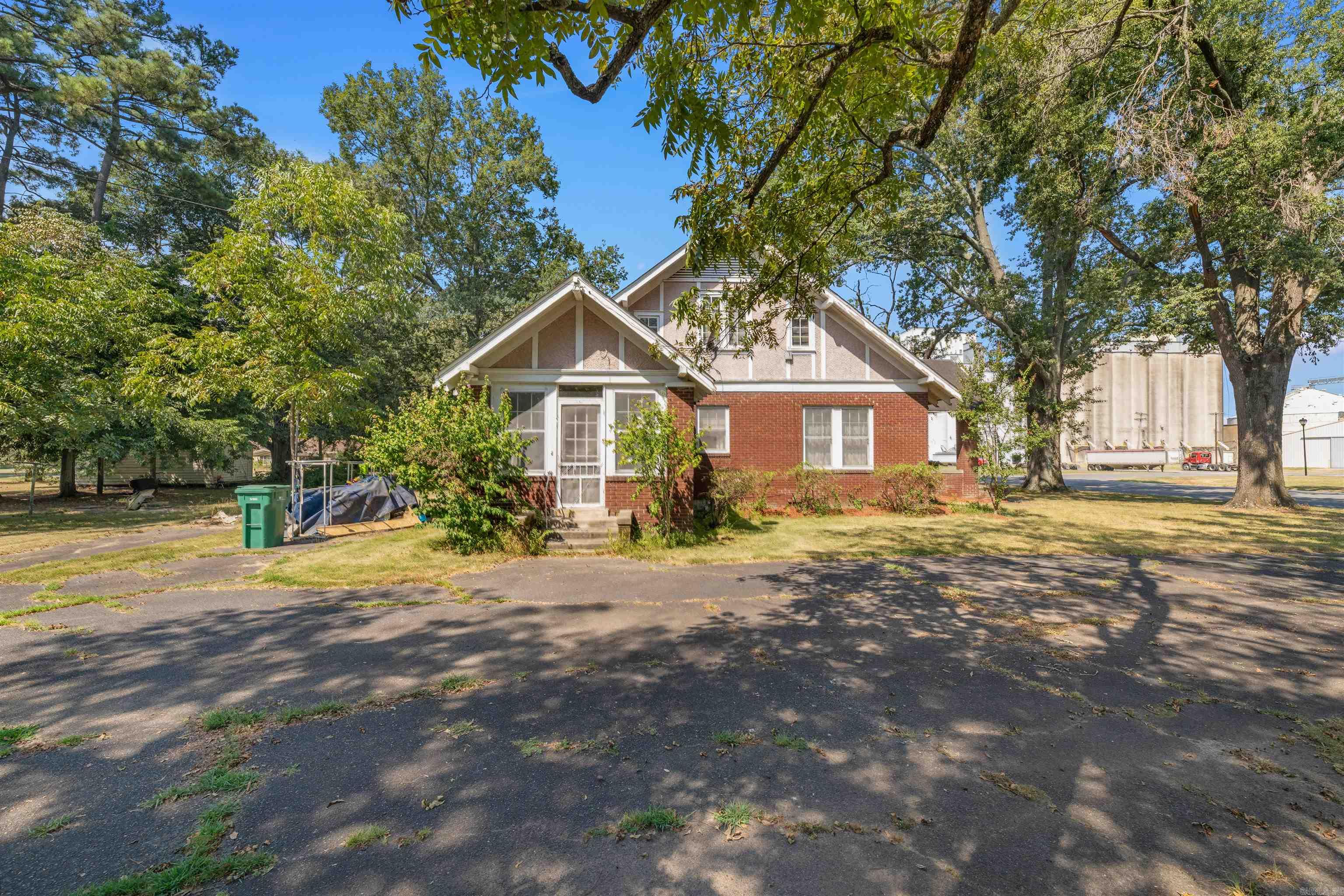 615 W Front Street Lonoke, AR 72086