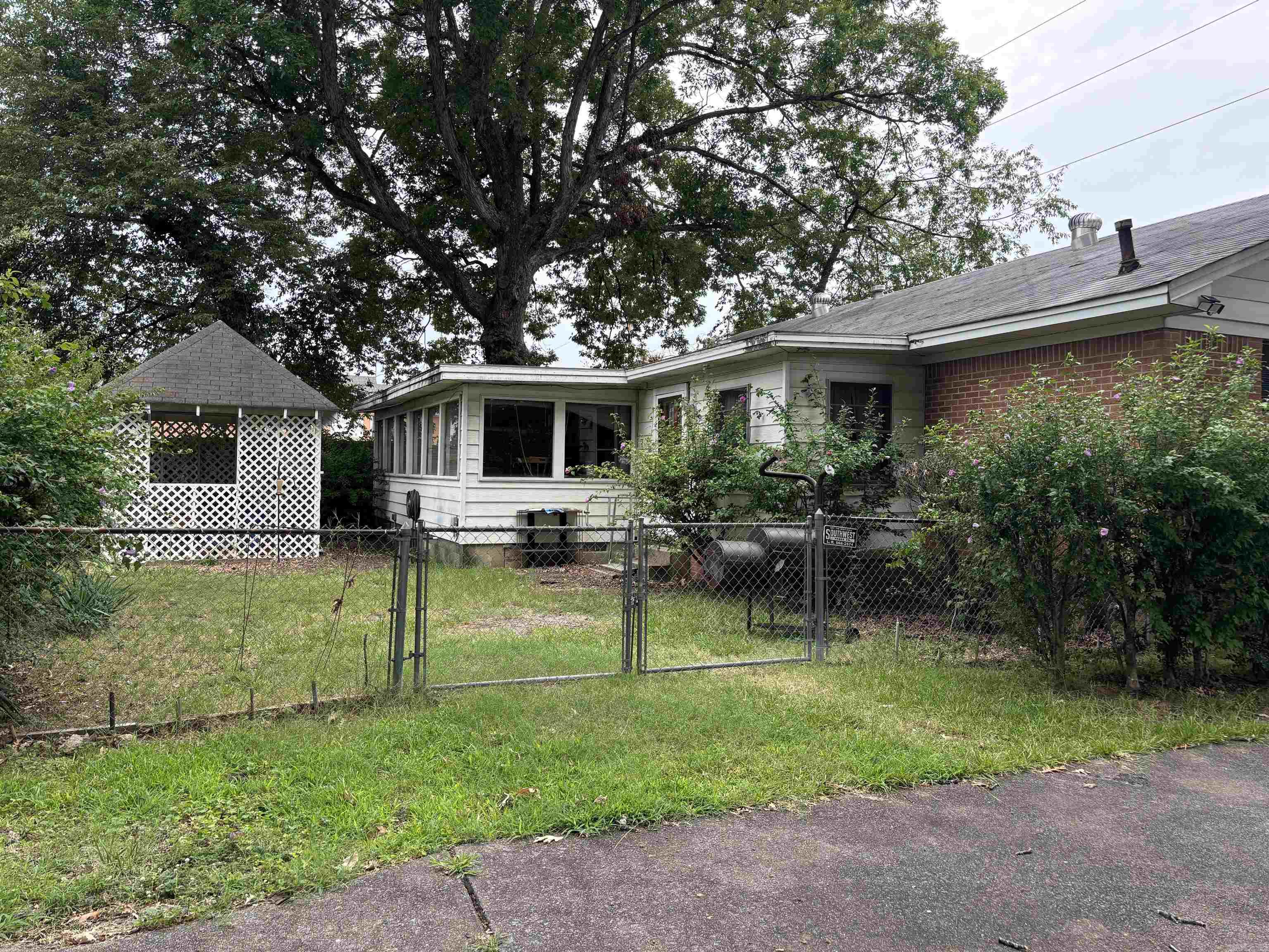 9521 W Markham  Little Rock, AR