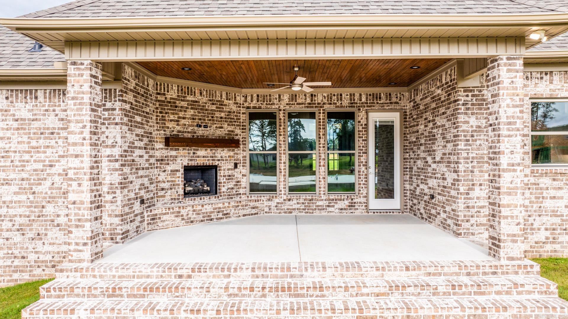 1640  Dolphin  Conway, AR