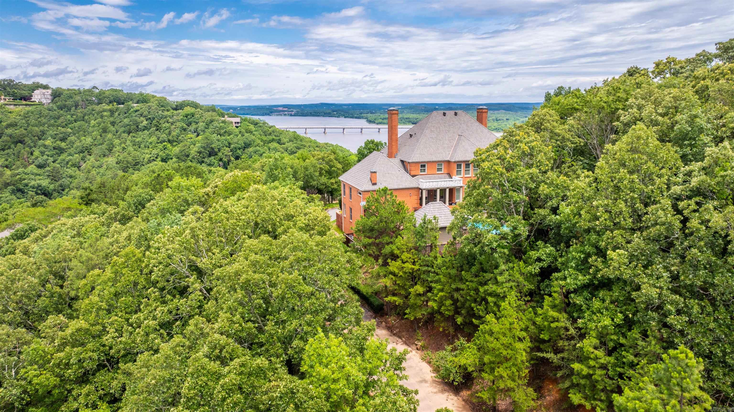 11  Vantage  Little Rock, AR