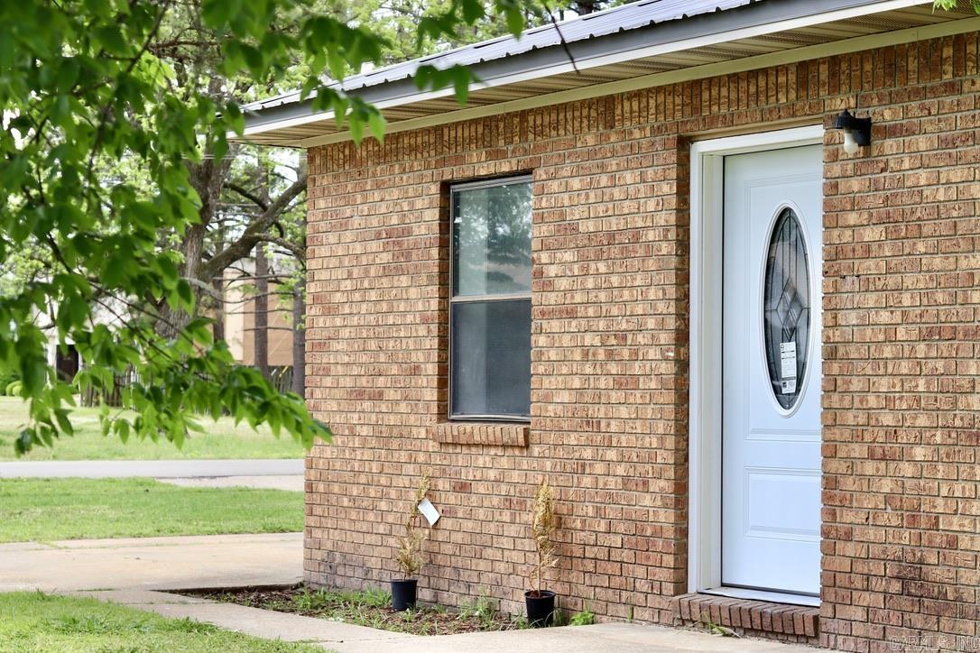 202 W Hazel St  Walnut Ridge, AR