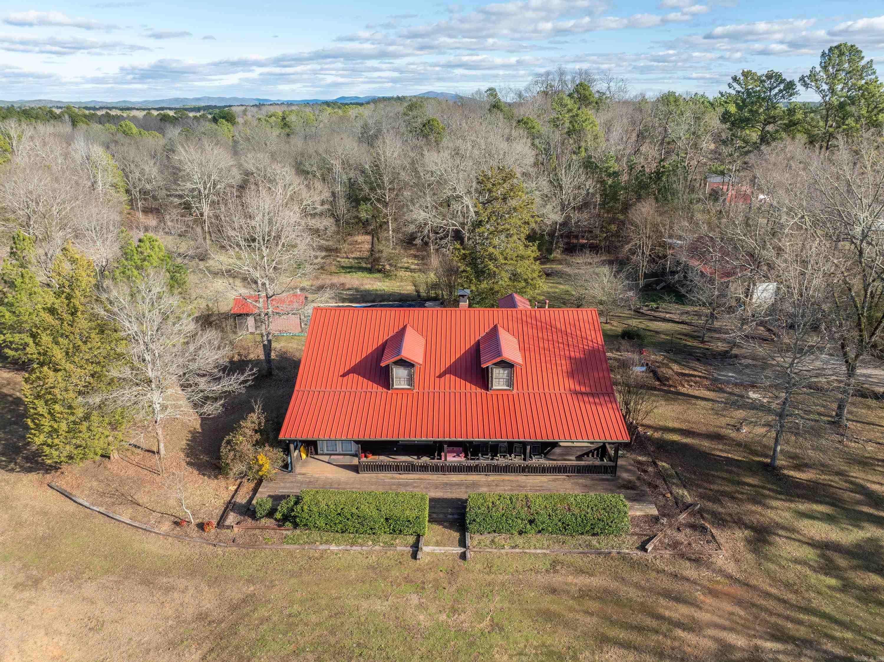 240  Brady Mountain  Hot Springs, AR