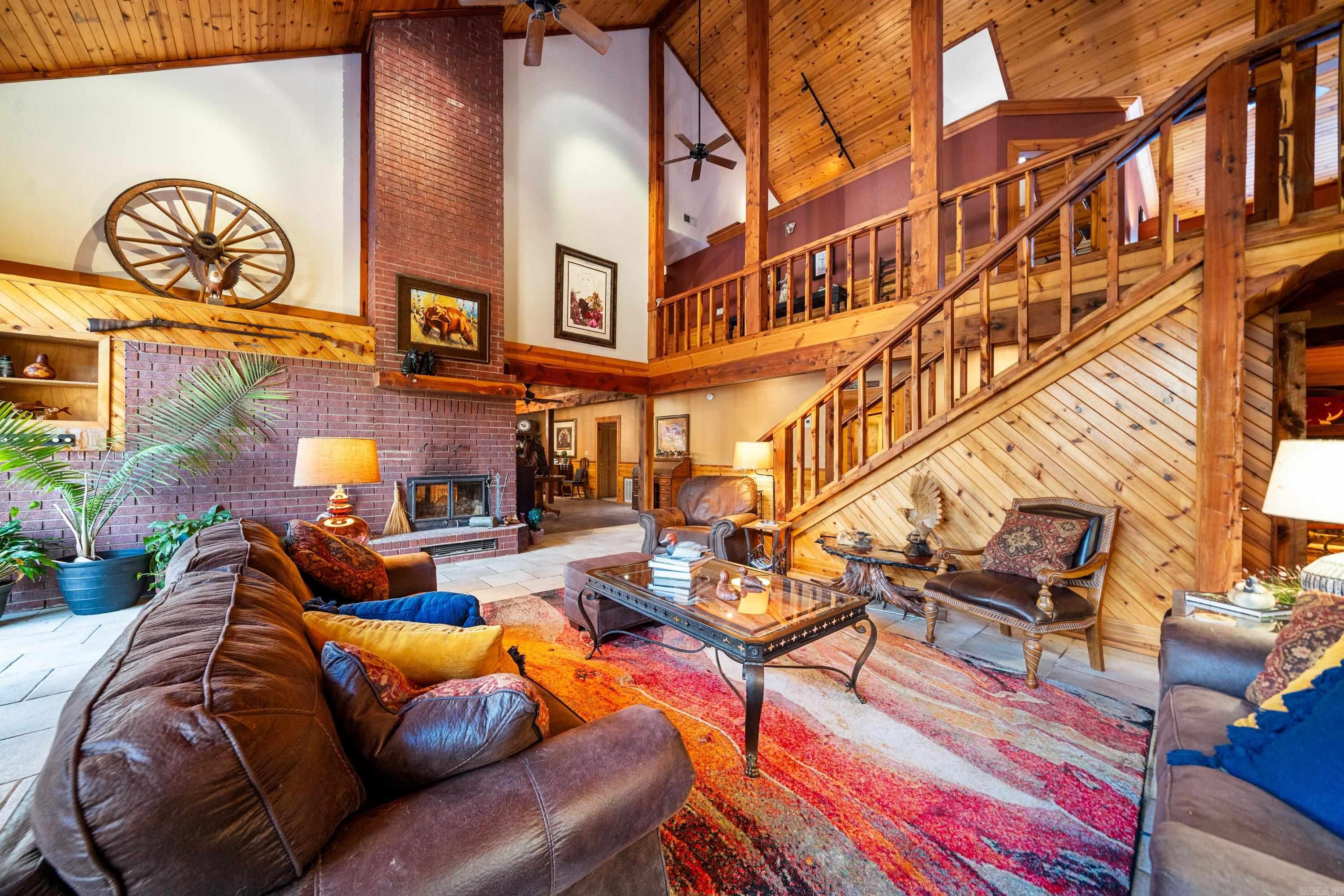 240  Brady Mountain  Hot Springs, AR