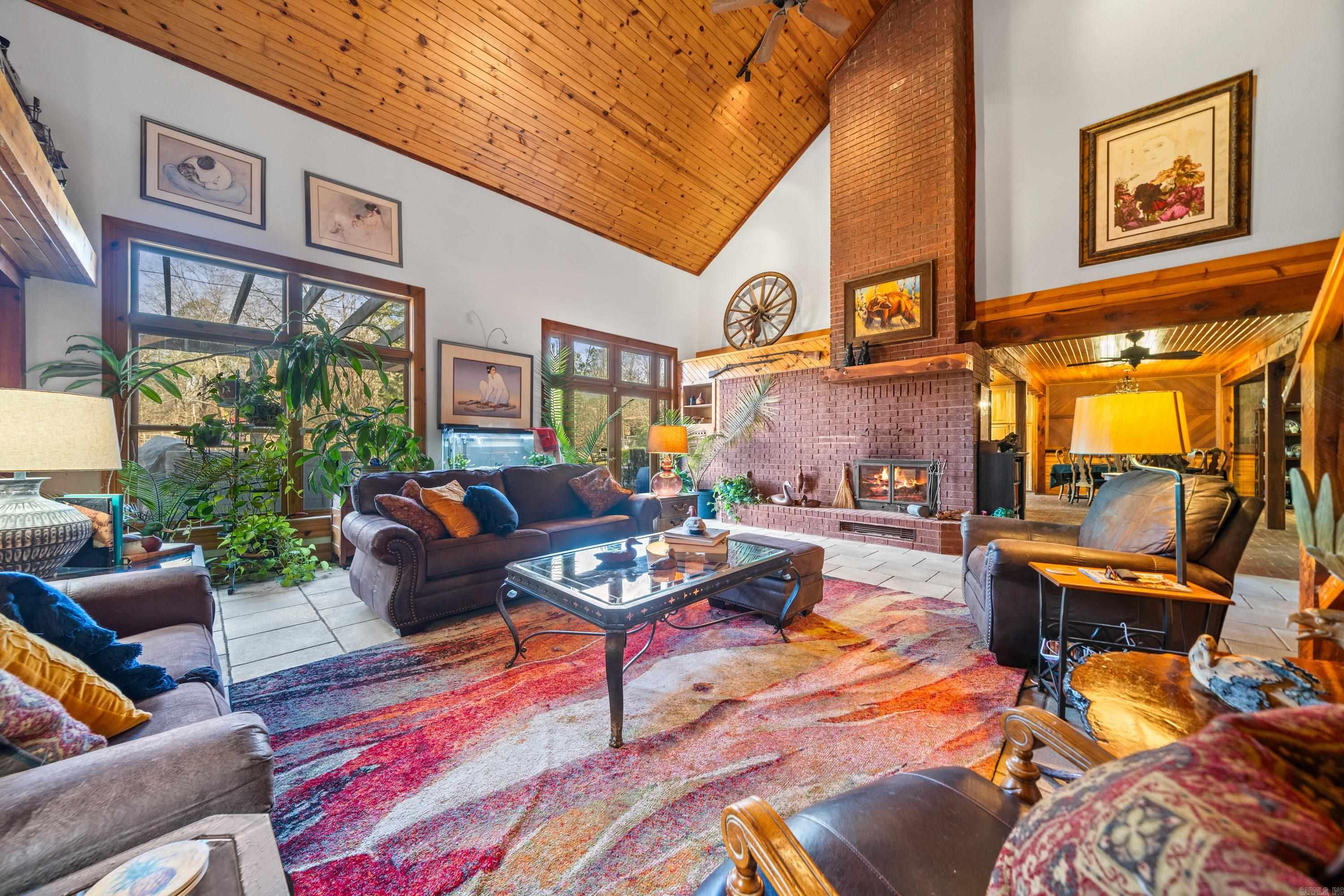 240  Brady Mountain  Hot Springs, AR