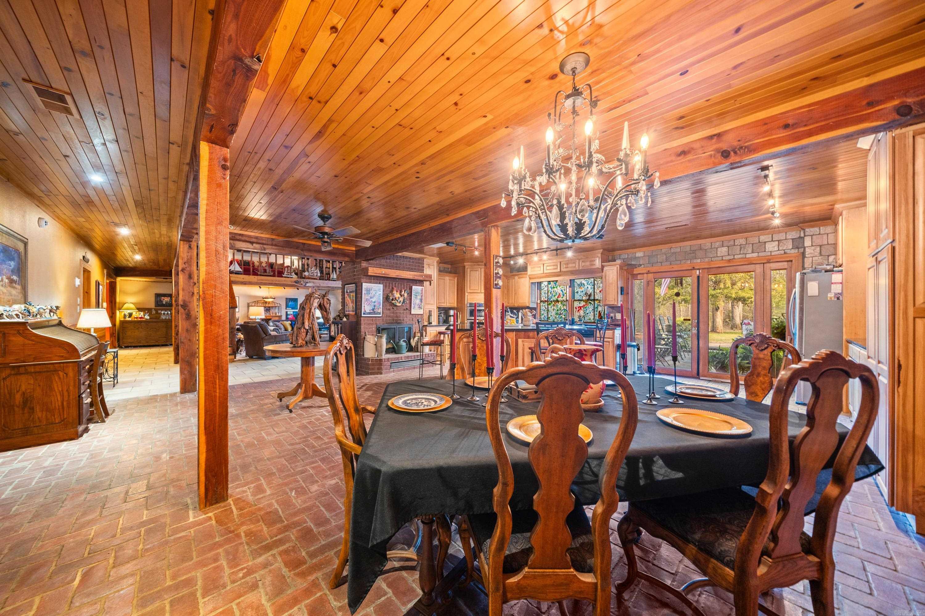 240  Brady Mountain  Hot Springs, AR