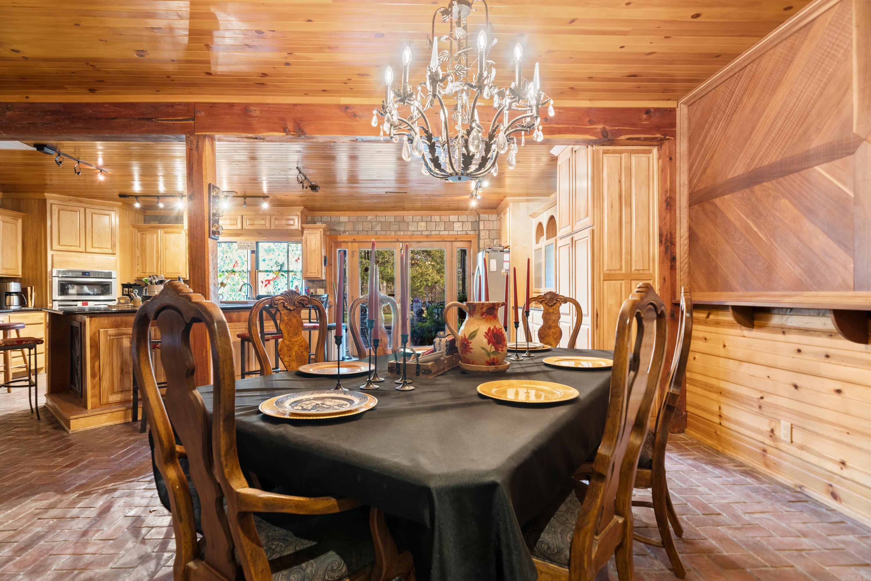 240  Brady Mountain  Hot Springs, AR