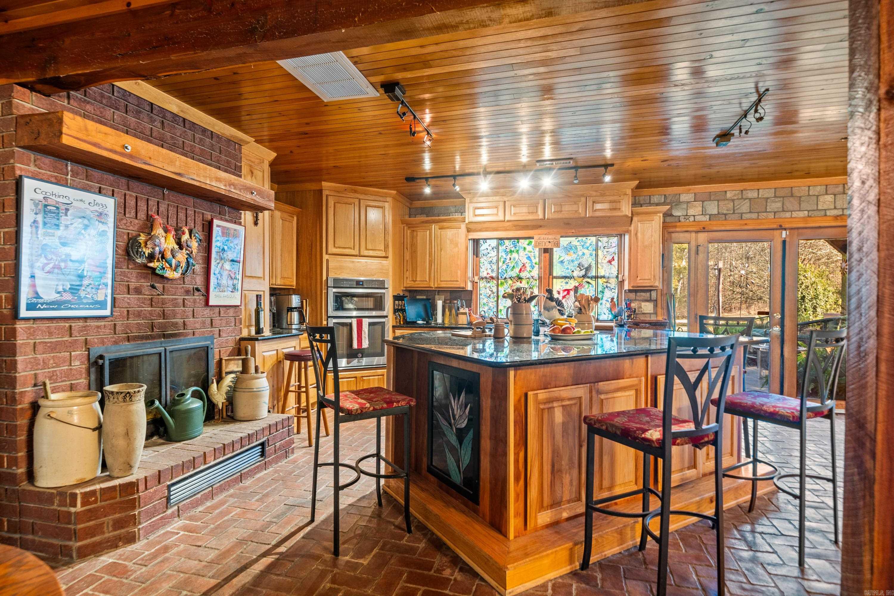 240  Brady Mountain  Hot Springs, AR