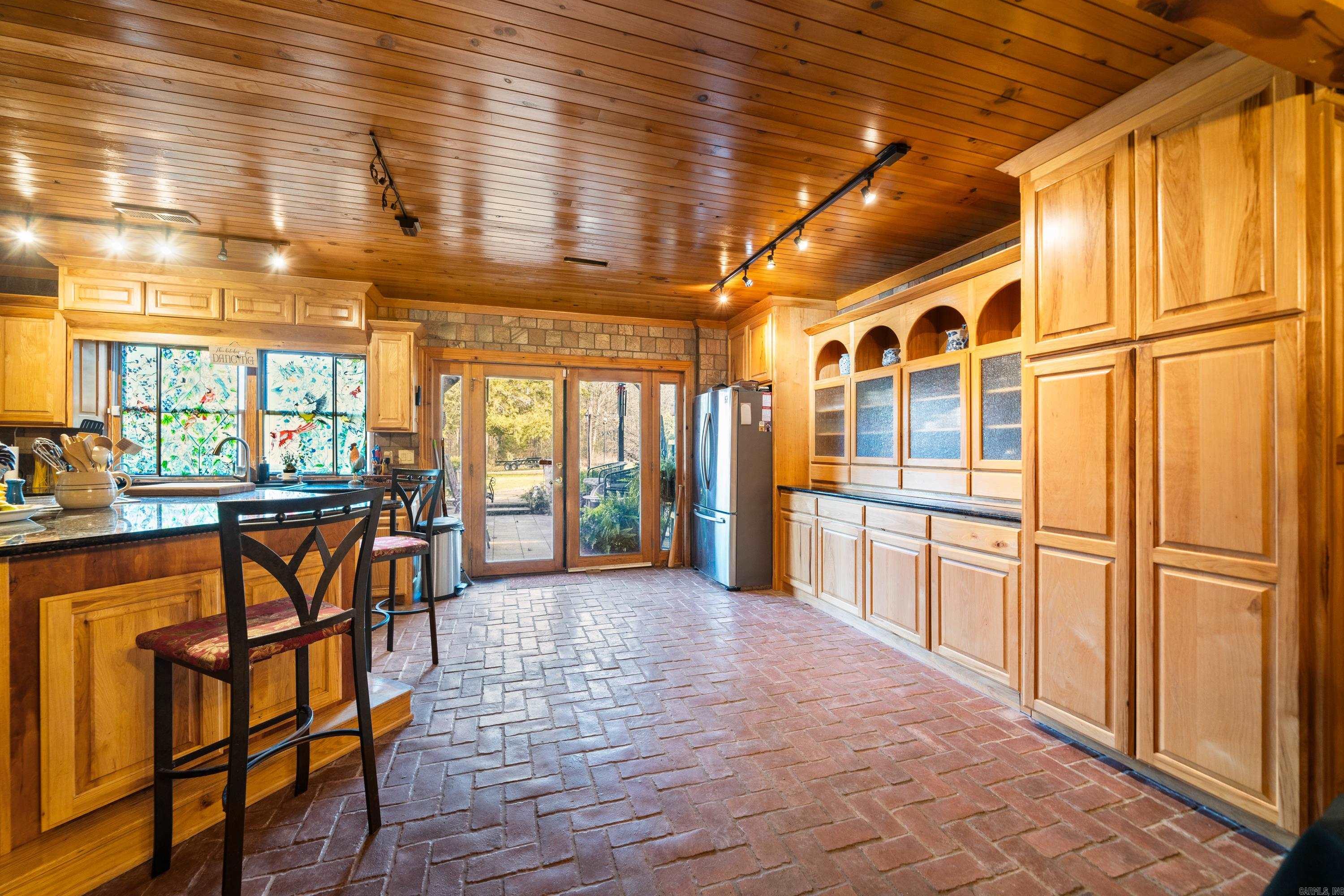 240  Brady Mountain  Hot Springs, AR
