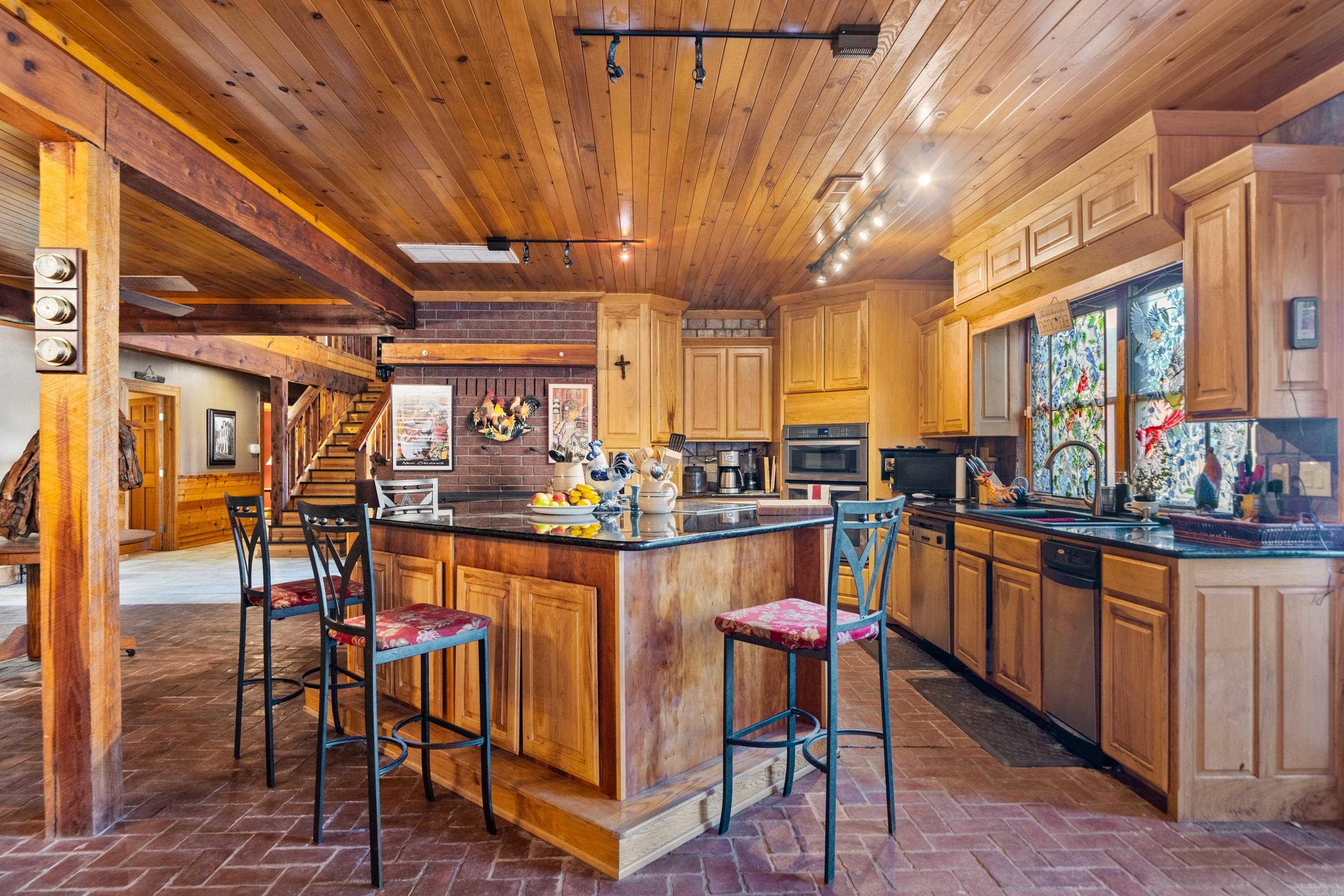 240  Brady Mountain  Hot Springs, AR