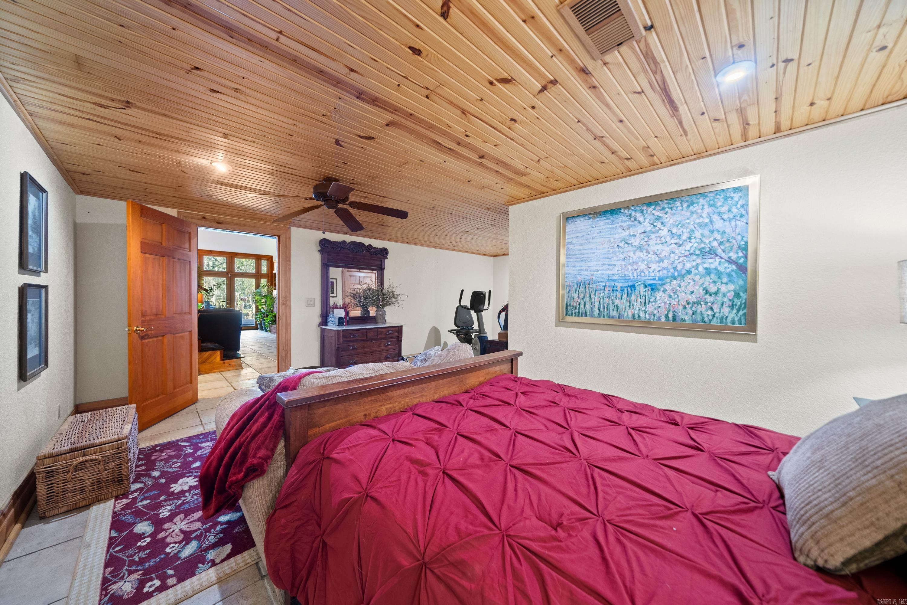 240  Brady Mountain  Hot Springs, AR