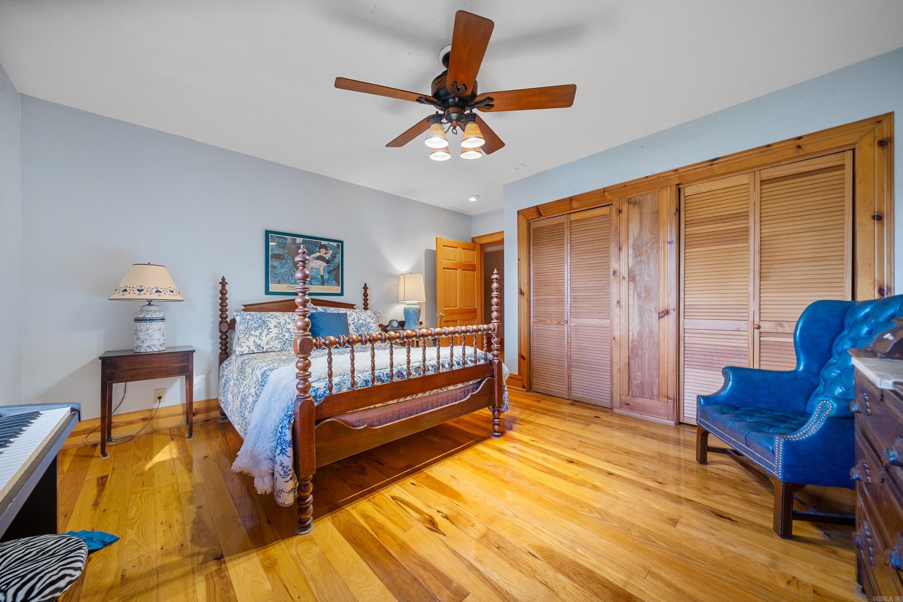 240  Brady Mountain  Hot Springs, AR