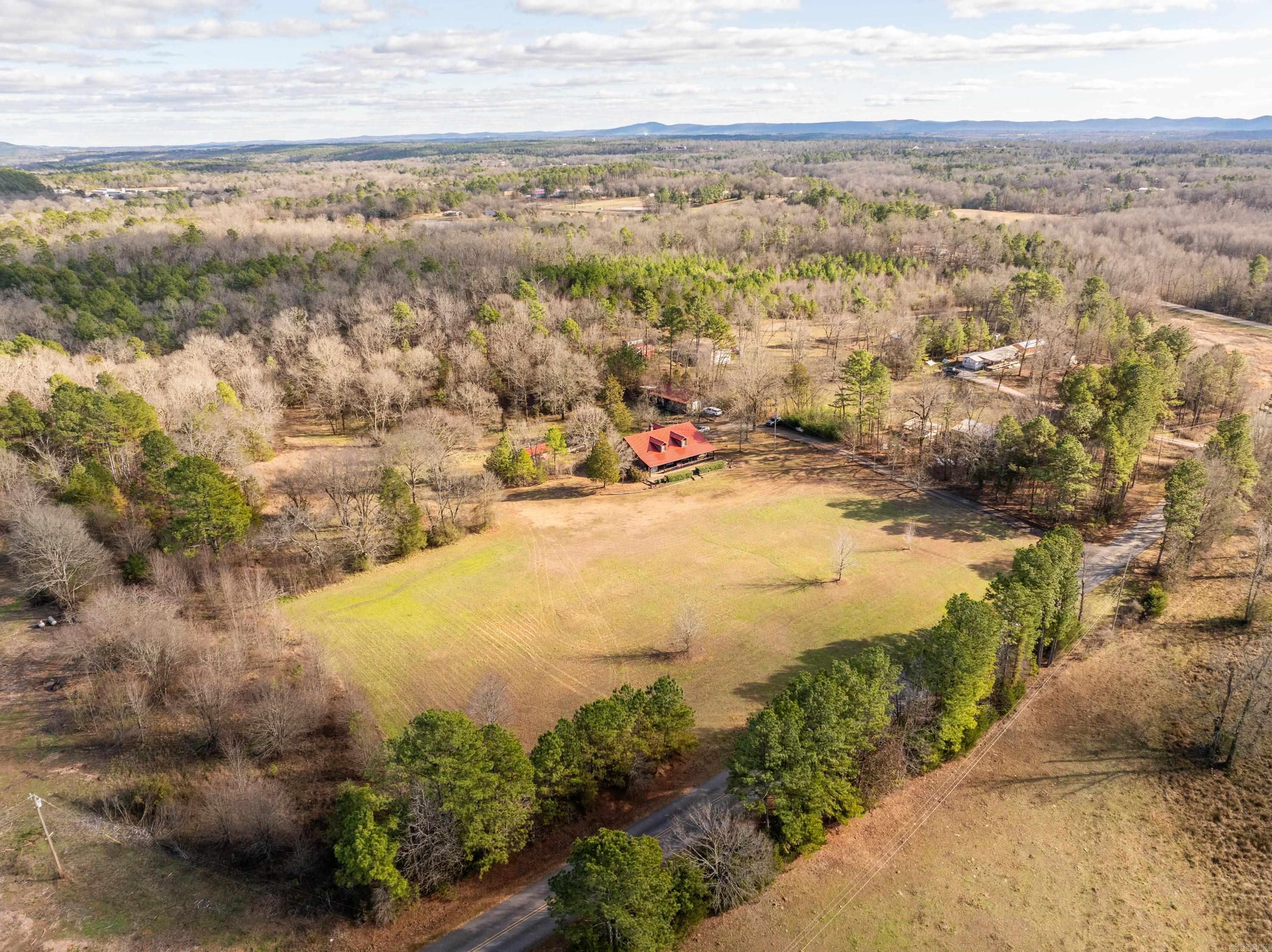 240  Brady Mountain  Hot Springs, AR