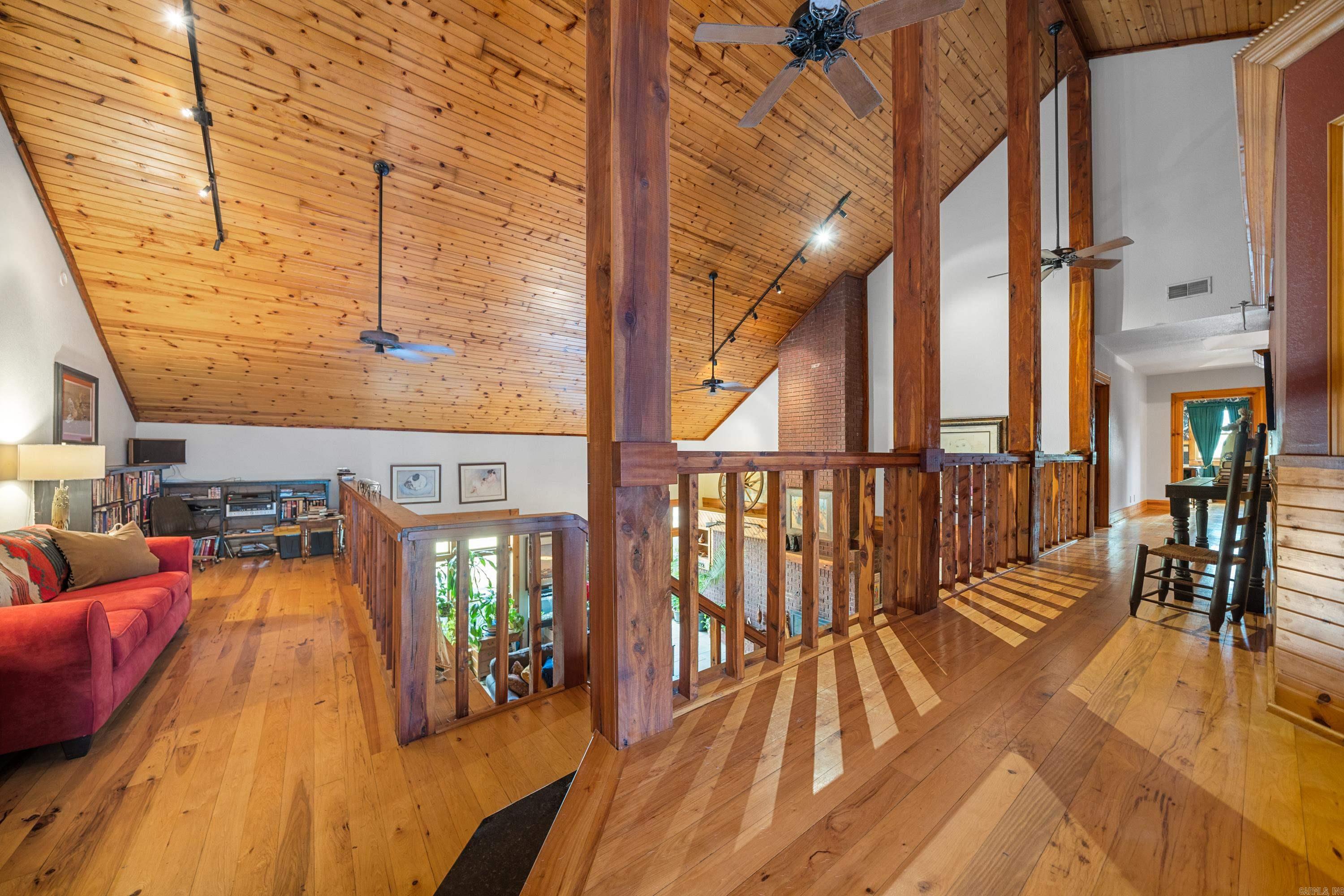 240  Brady Mountain  Hot Springs, AR