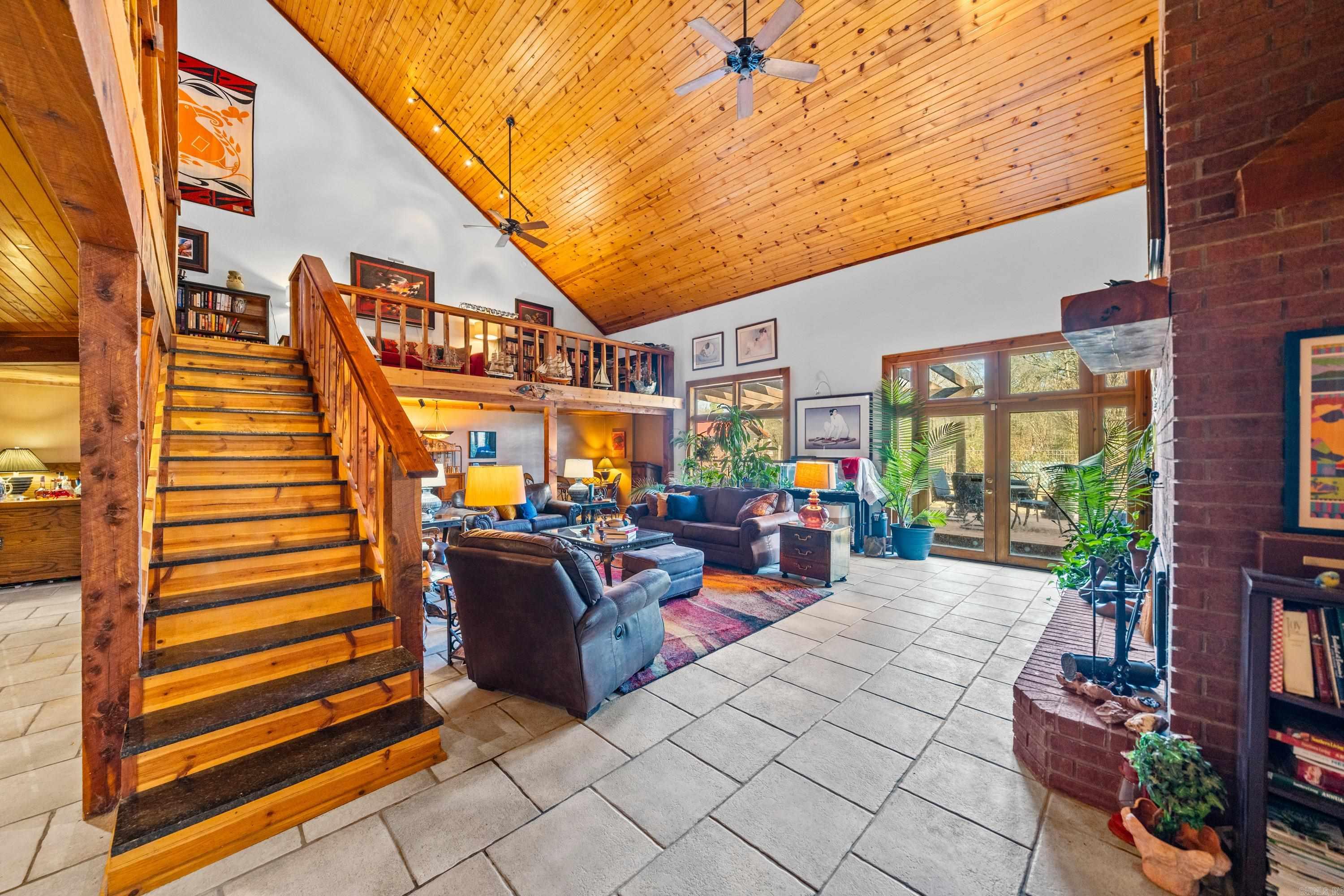 240  Brady Mountain  Hot Springs, AR