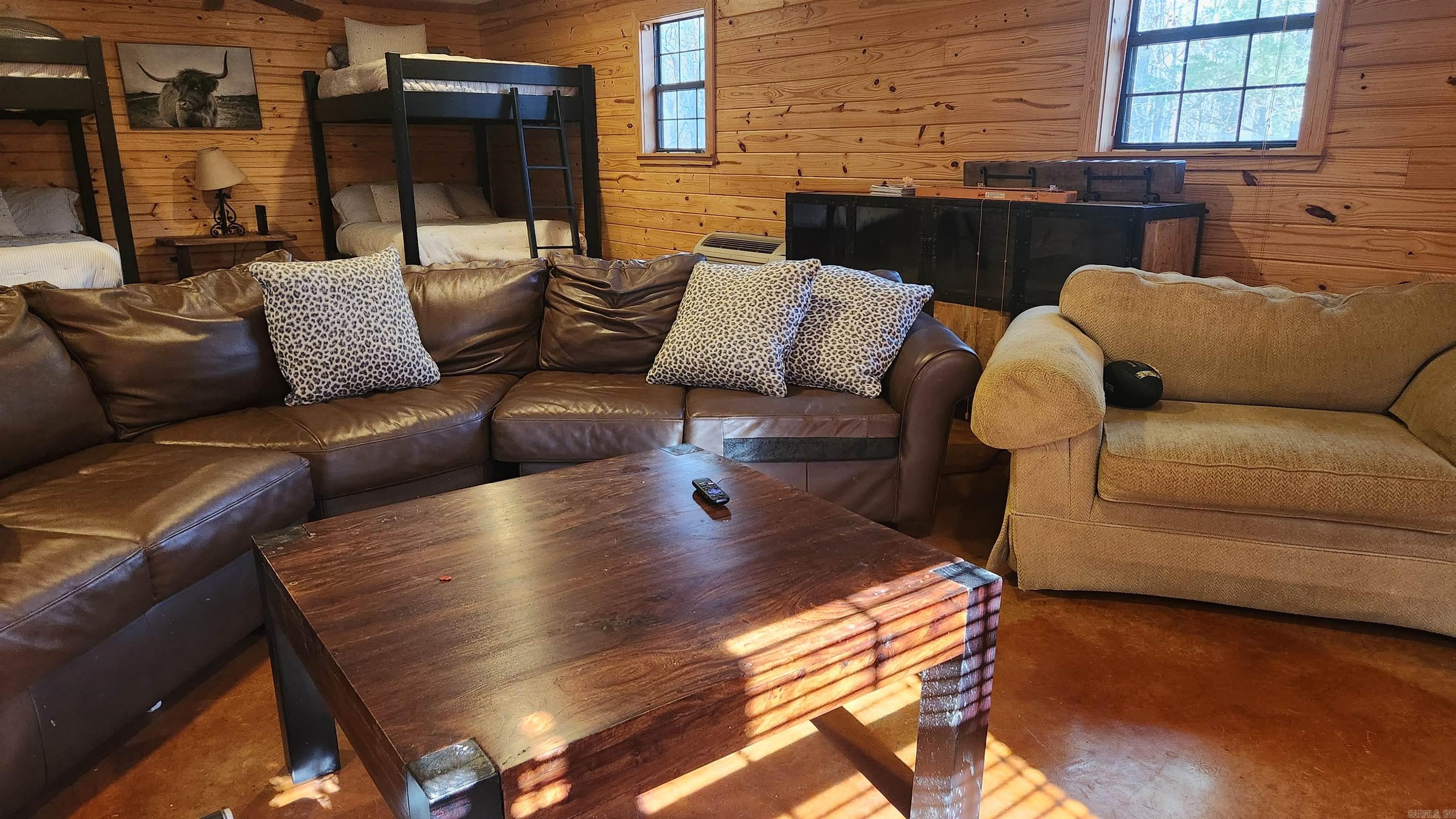 88  Oakwood Rd  Mount Ida, AR