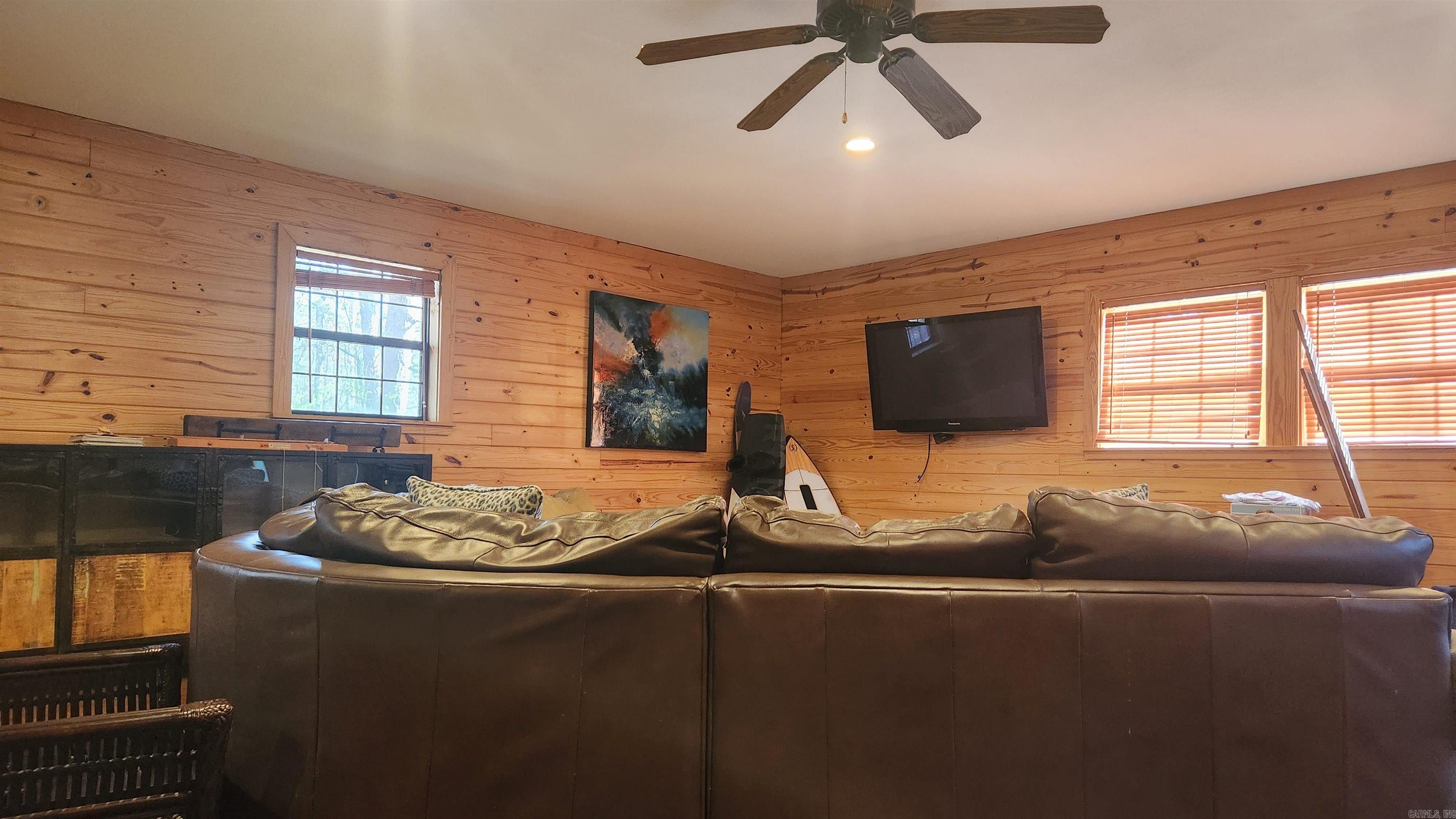 88  Oakwood Rd  Mount Ida, AR