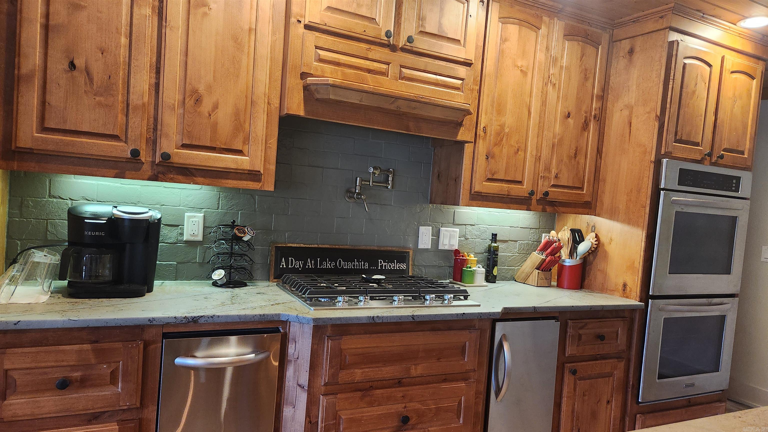 88  Oakwood Rd  Mount Ida, AR