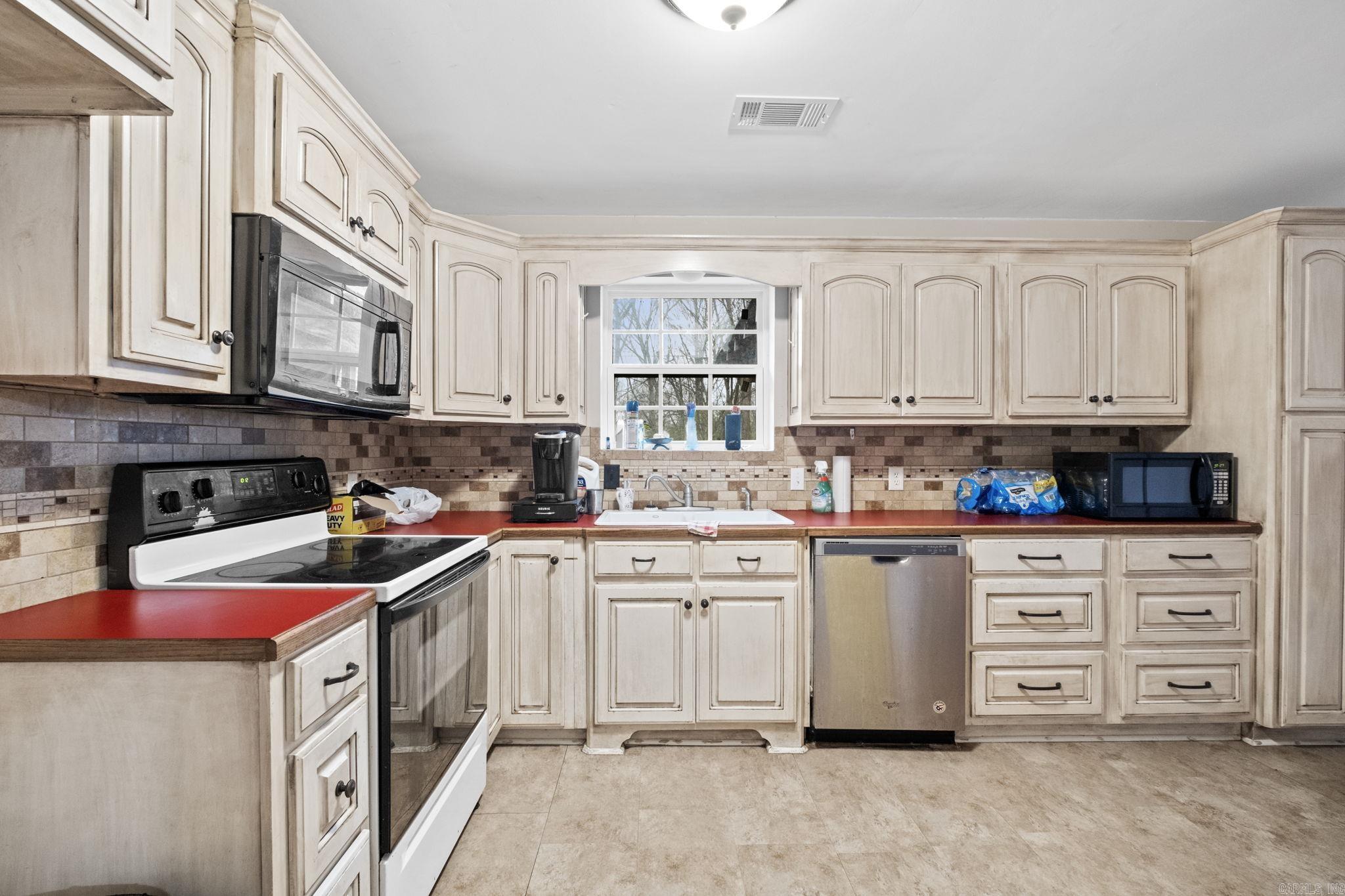 168  Henry  Cabot, AR