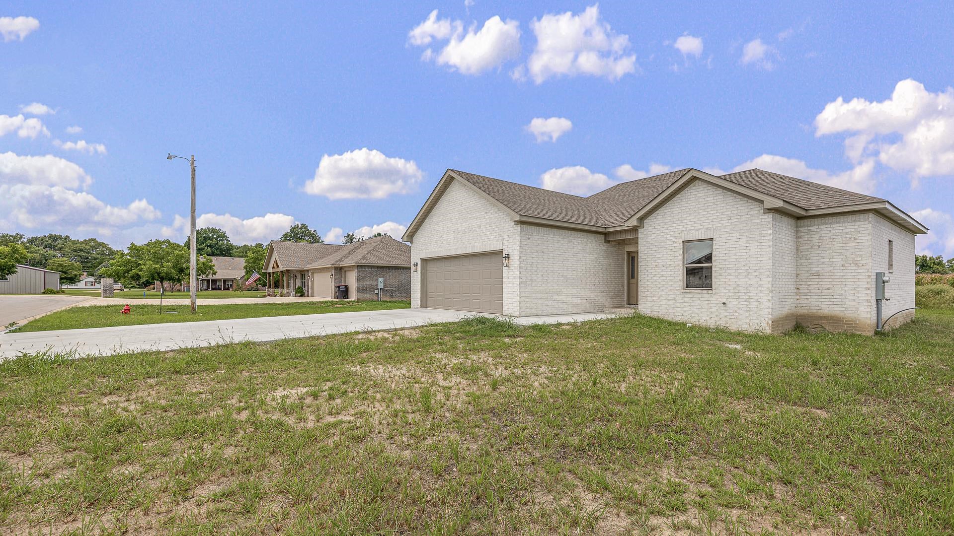 244  Quincy  Trumann, AR