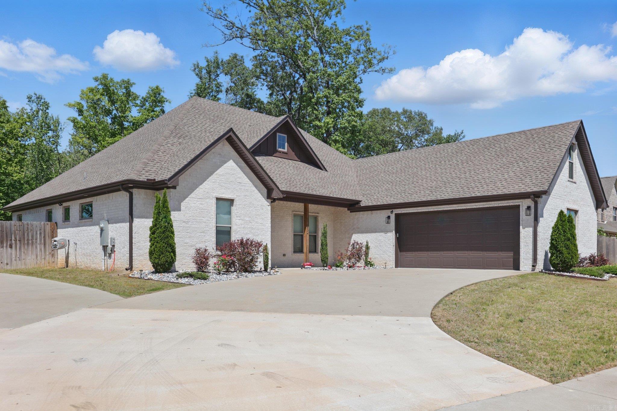 834  Grand Teton  Benton, AR