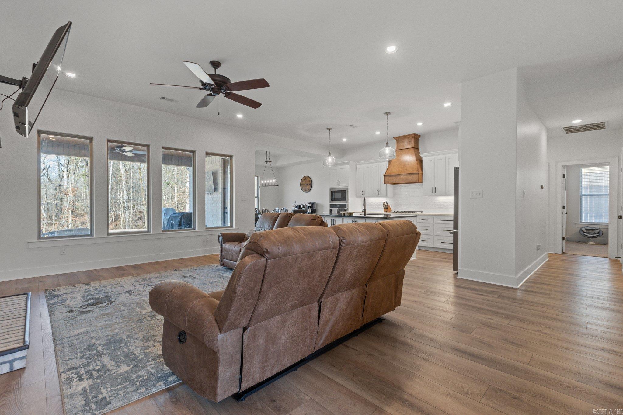 834  Grand Teton  Benton, AR