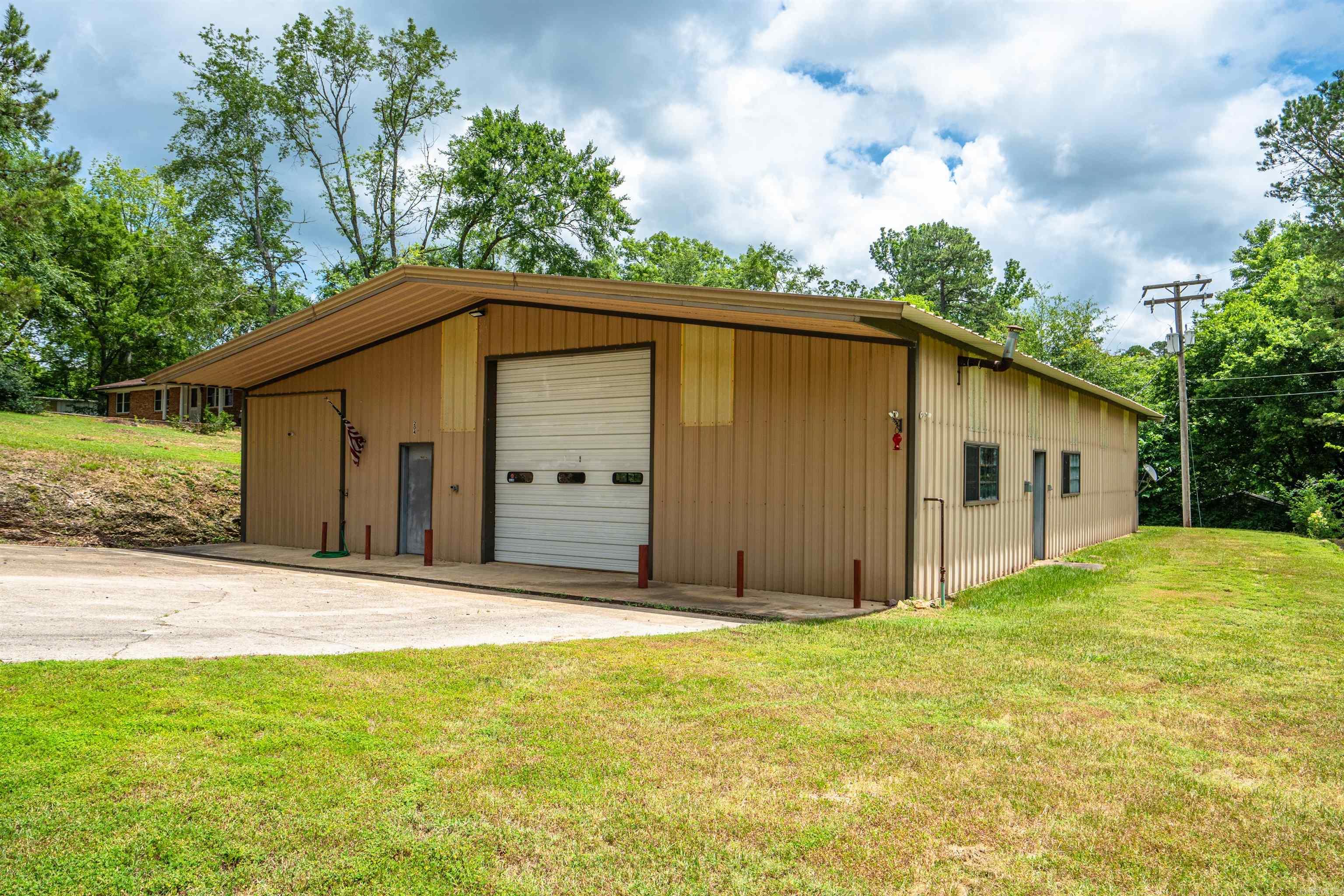 204  Laurel  Mount Ida, AR