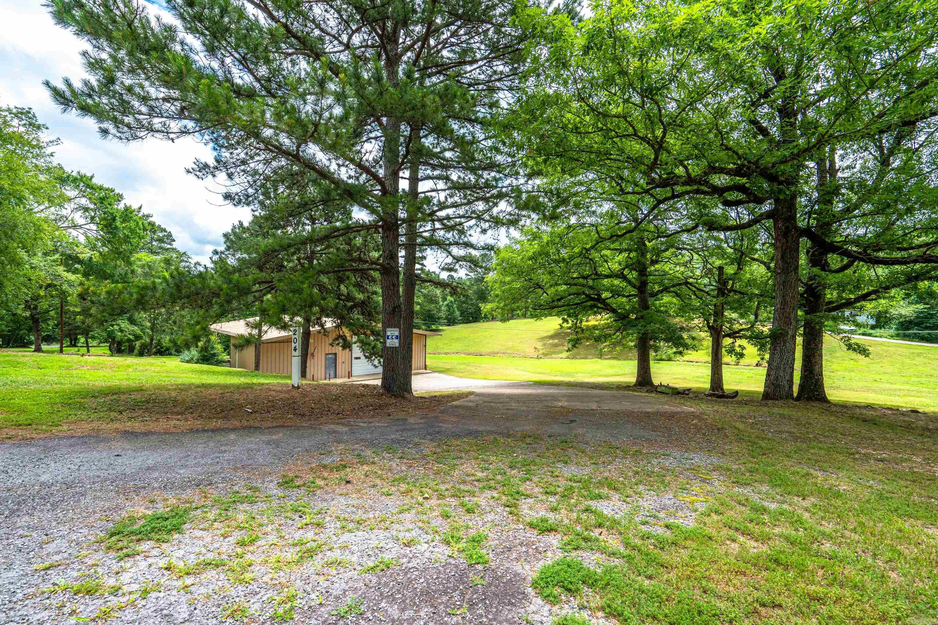 204  Laurel  Mount Ida, AR