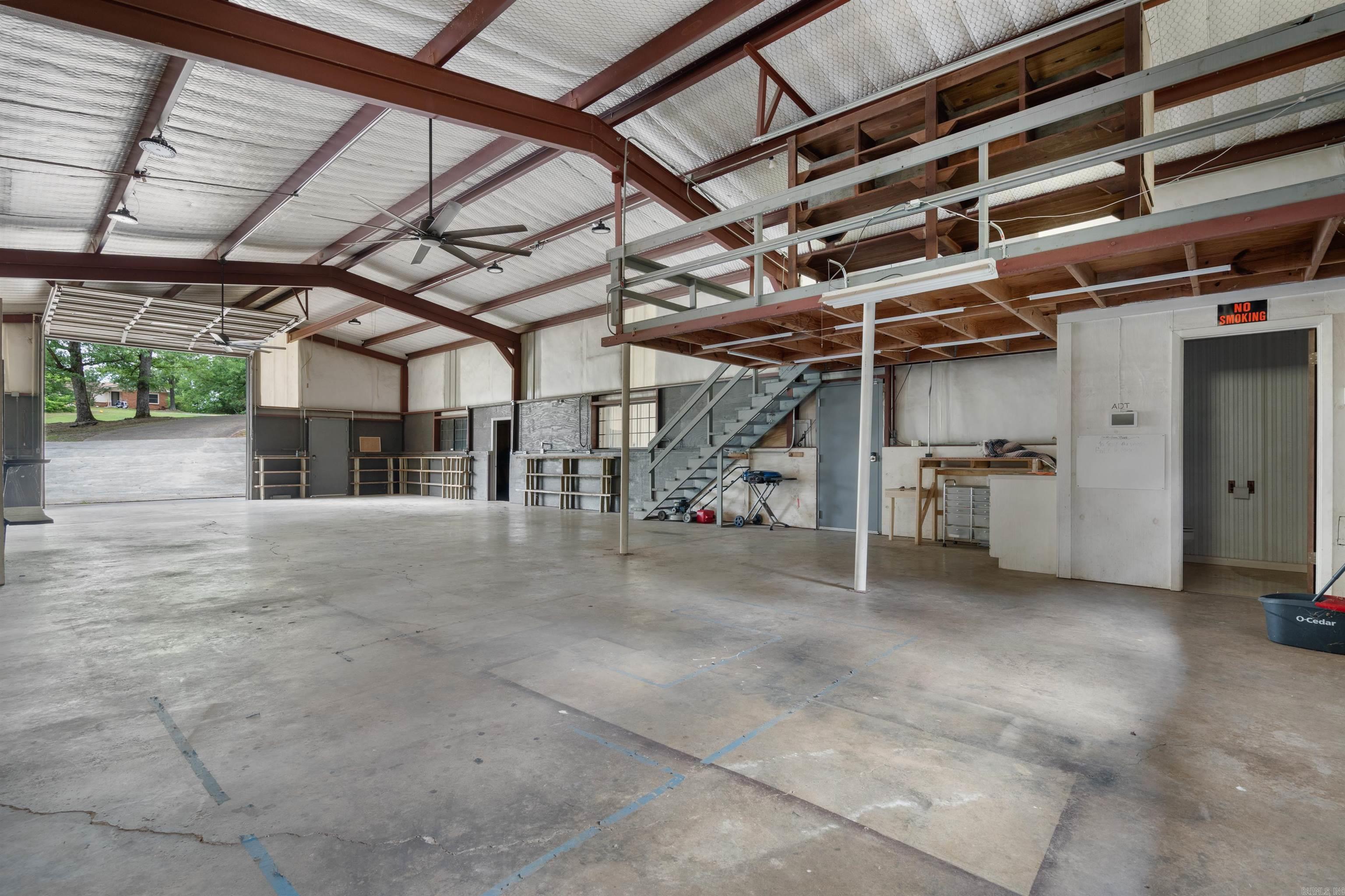 204  Laurel  Mount Ida, AR