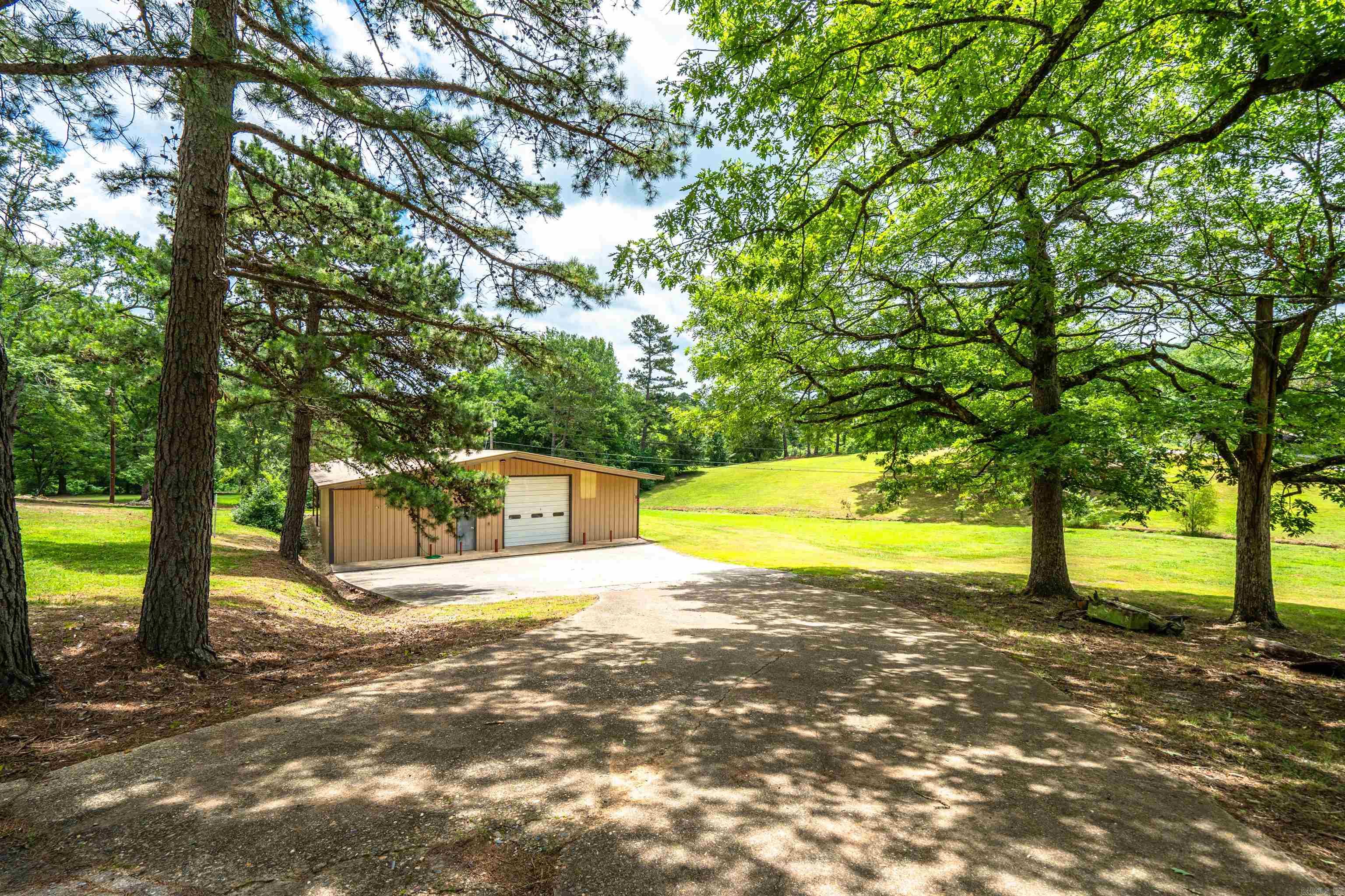 204  Laurel  Mount Ida, AR