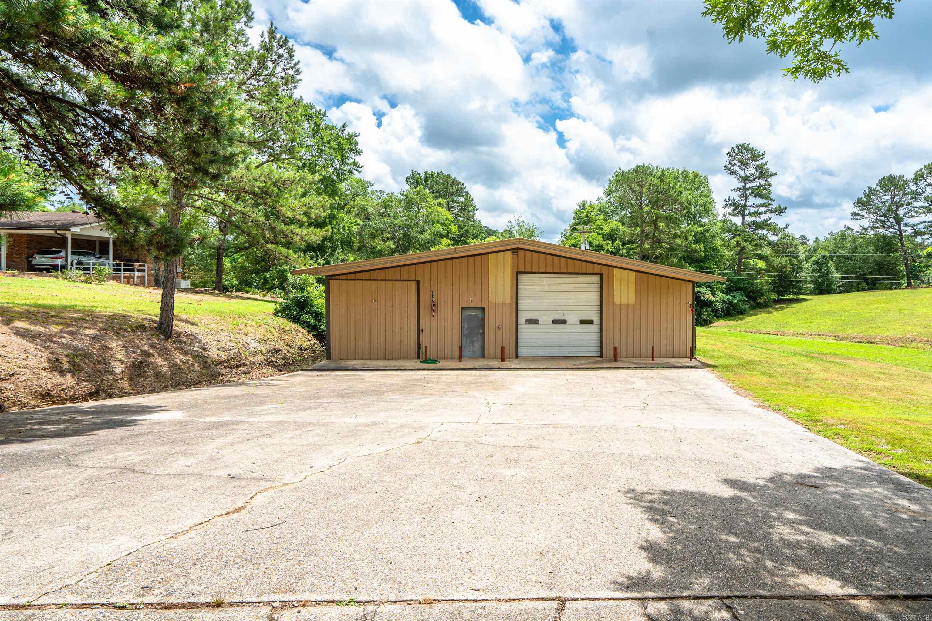 204  Laurel  Mount Ida, AR