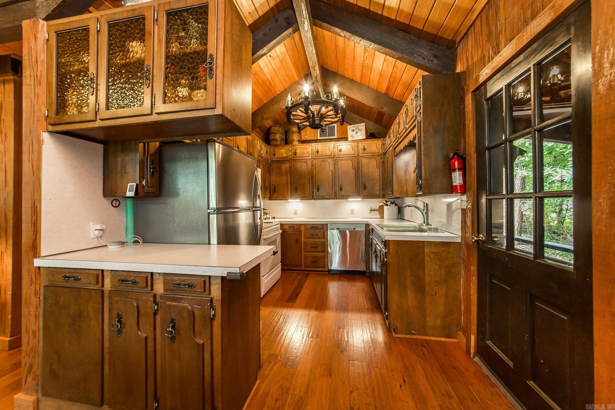 339  Salt Cave  Greers Ferry, AR