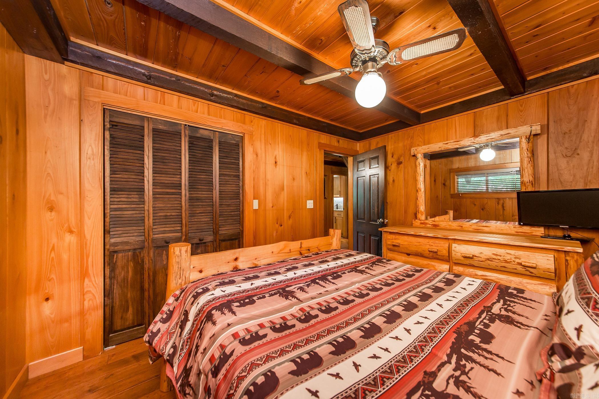 339  Salt Cave  Greers Ferry, AR