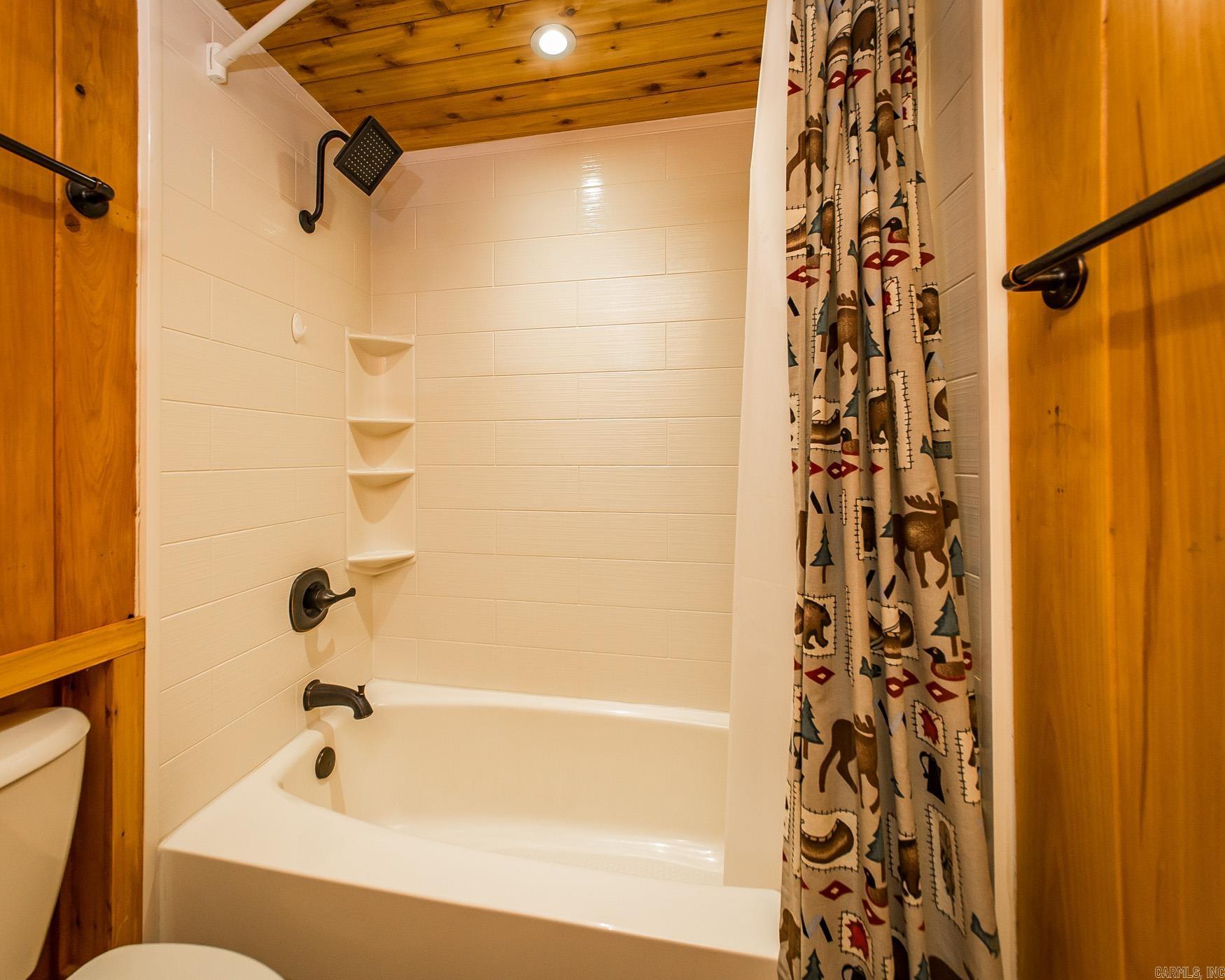 339  Salt Cave  Greers Ferry, AR