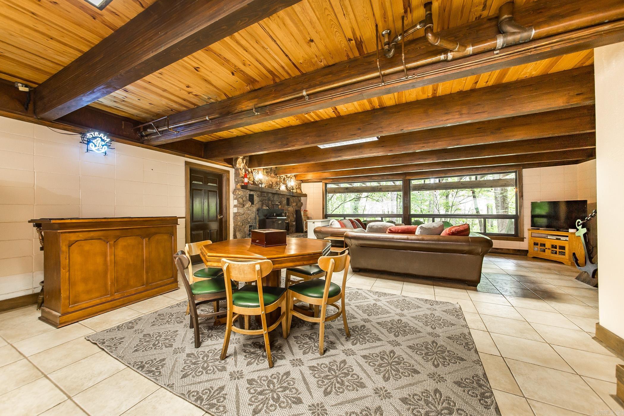 339  Salt Cave  Greers Ferry, AR