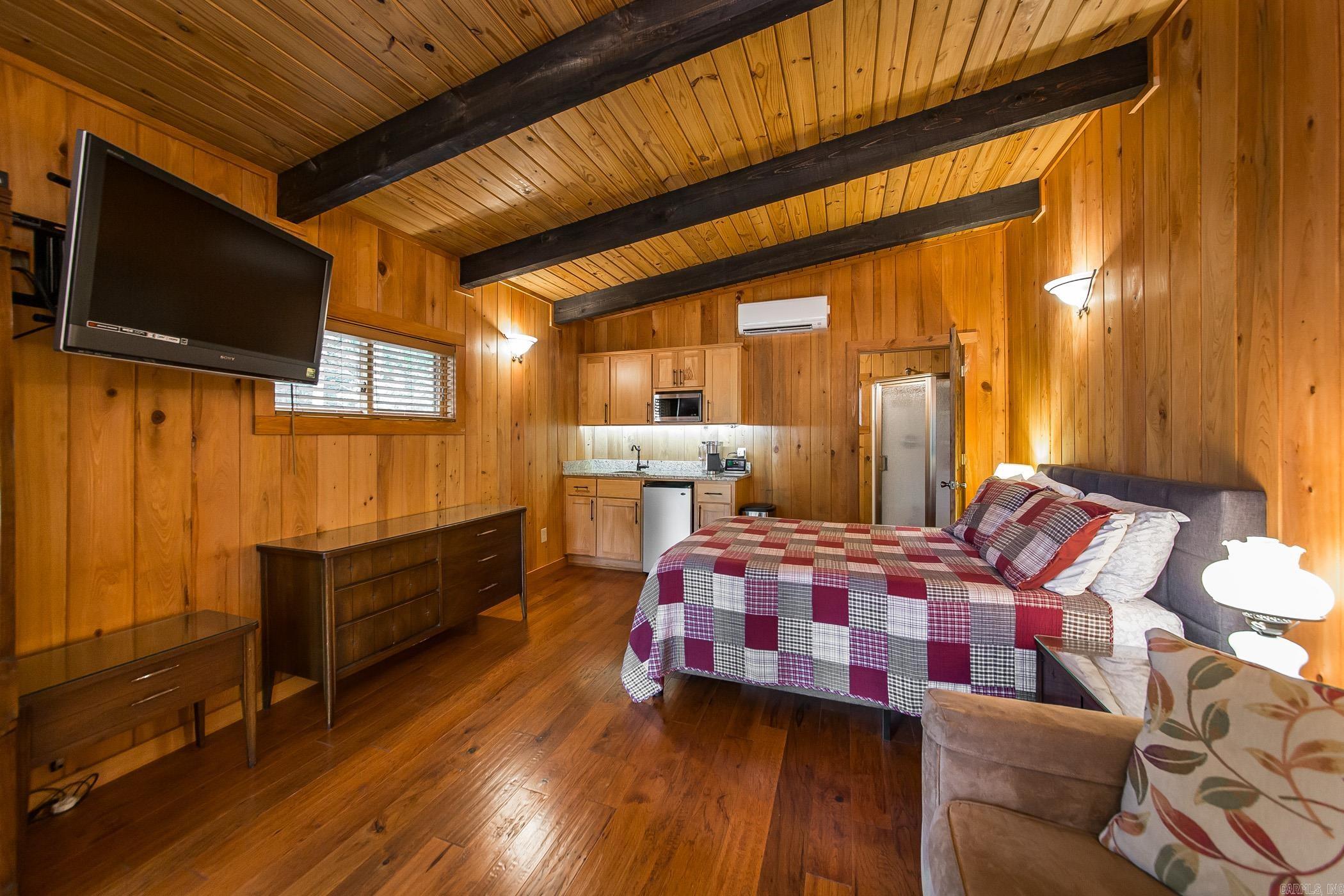 339  Salt Cave  Greers Ferry, AR