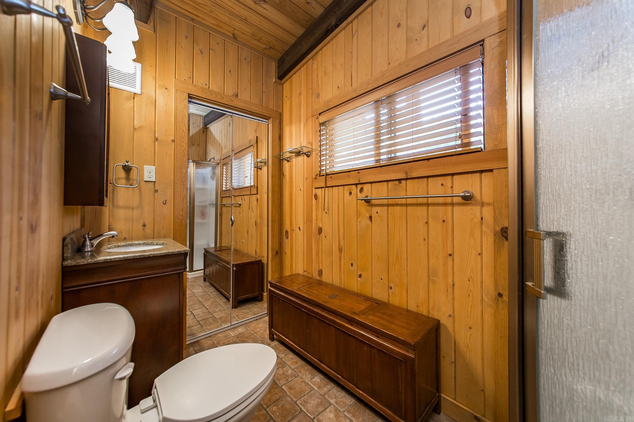 339  Salt Cave  Greers Ferry, AR