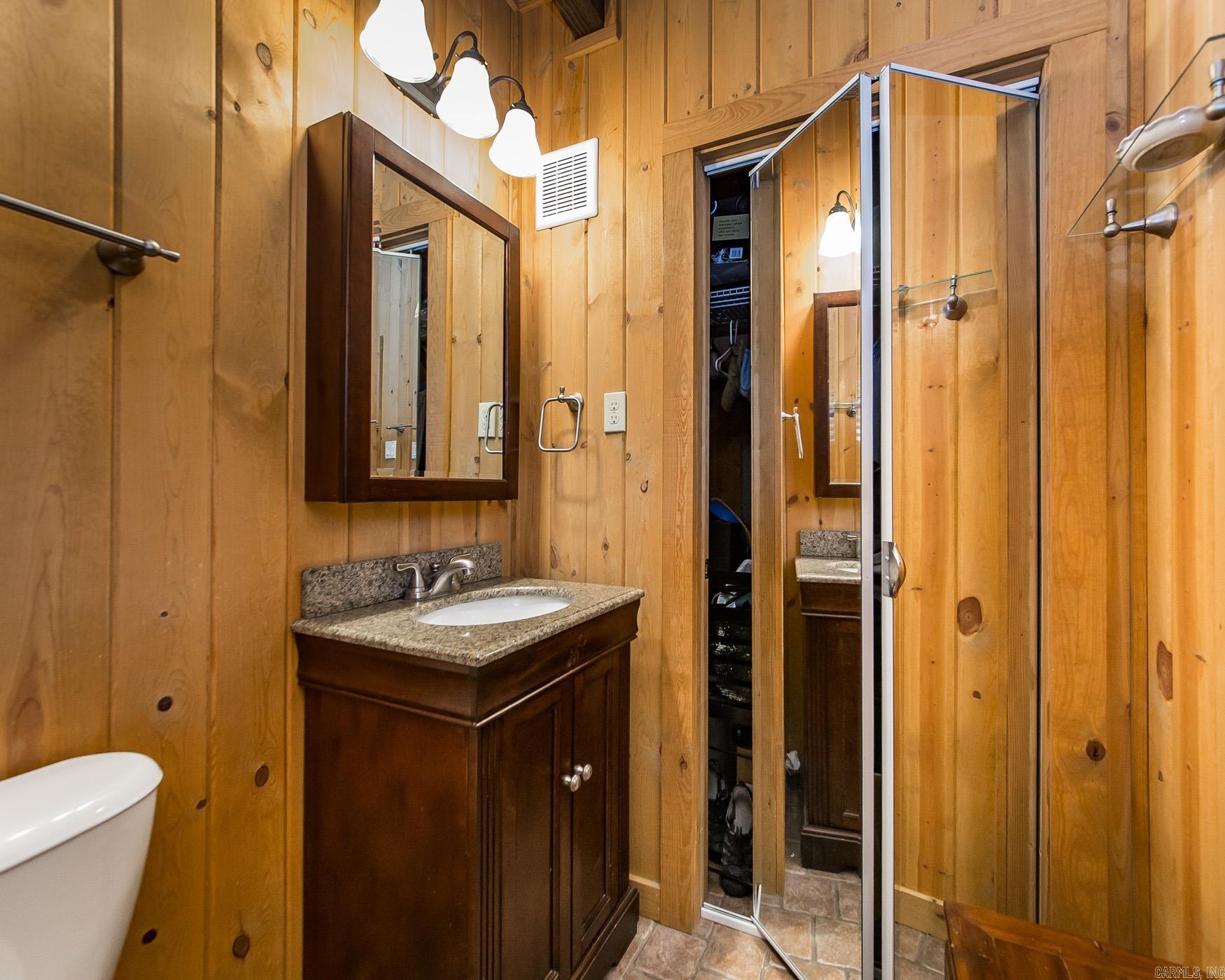 339  Salt Cave  Greers Ferry, AR
