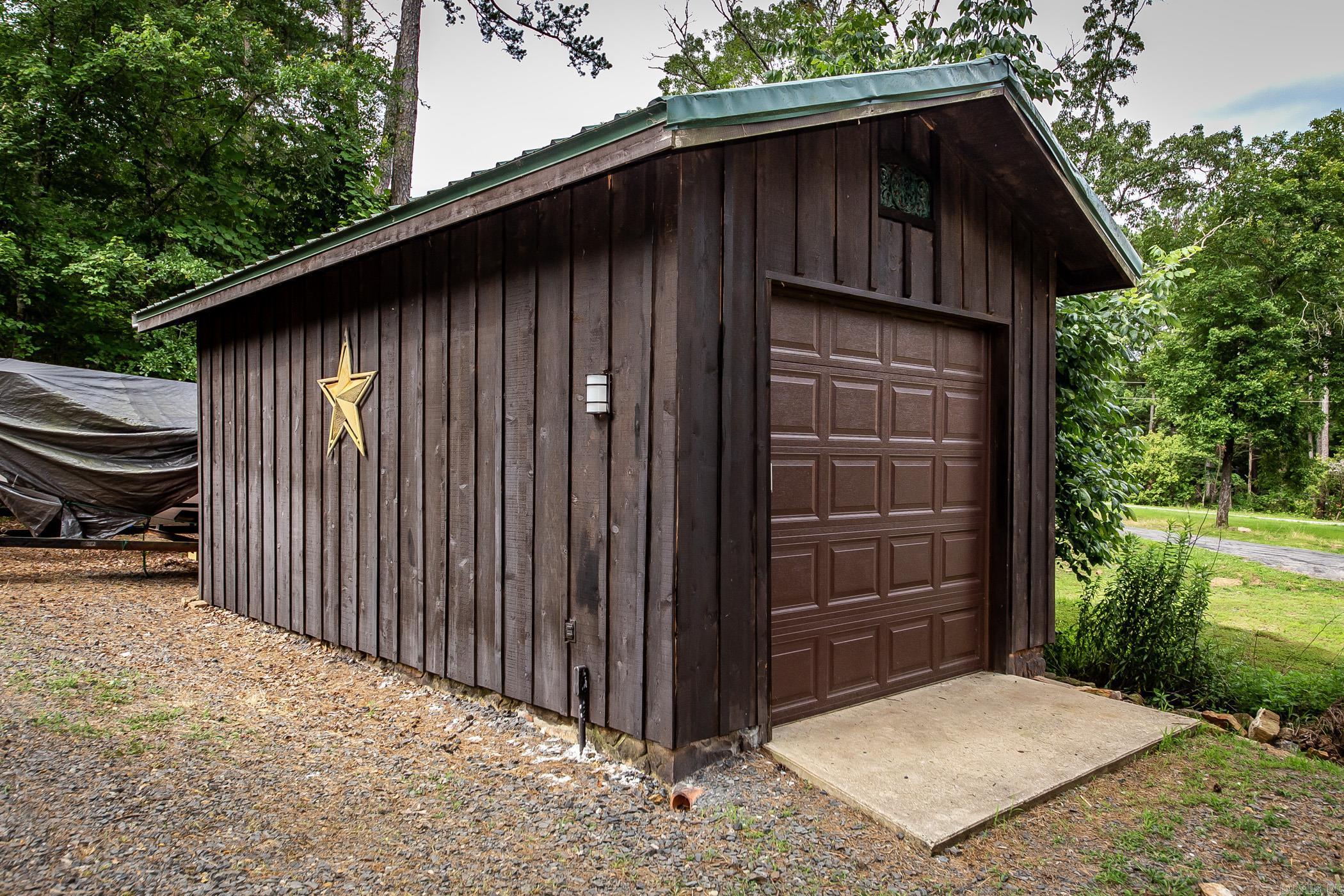 339  Salt Cave  Greers Ferry, AR