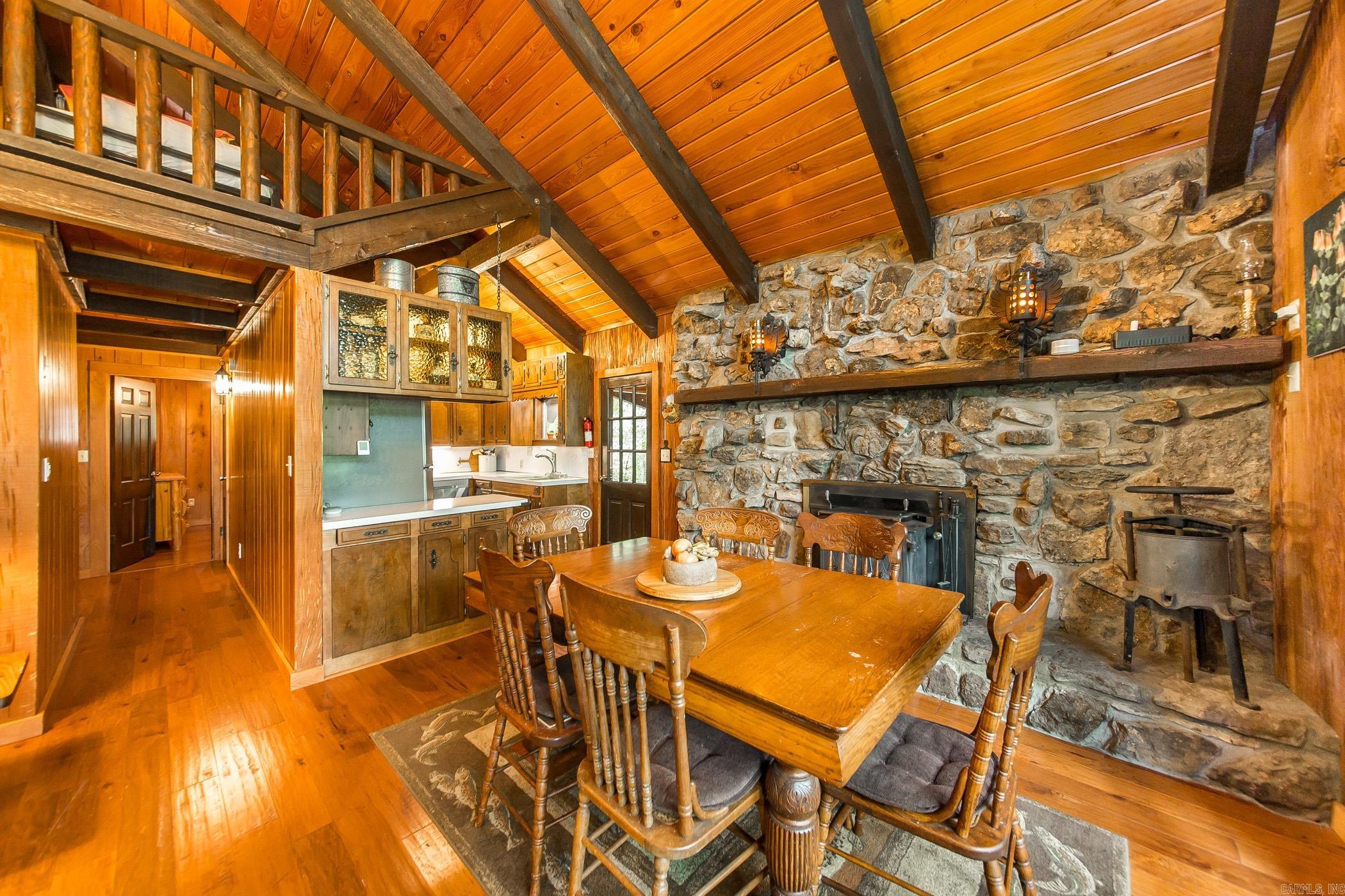 339  Salt Cave  Greers Ferry, AR