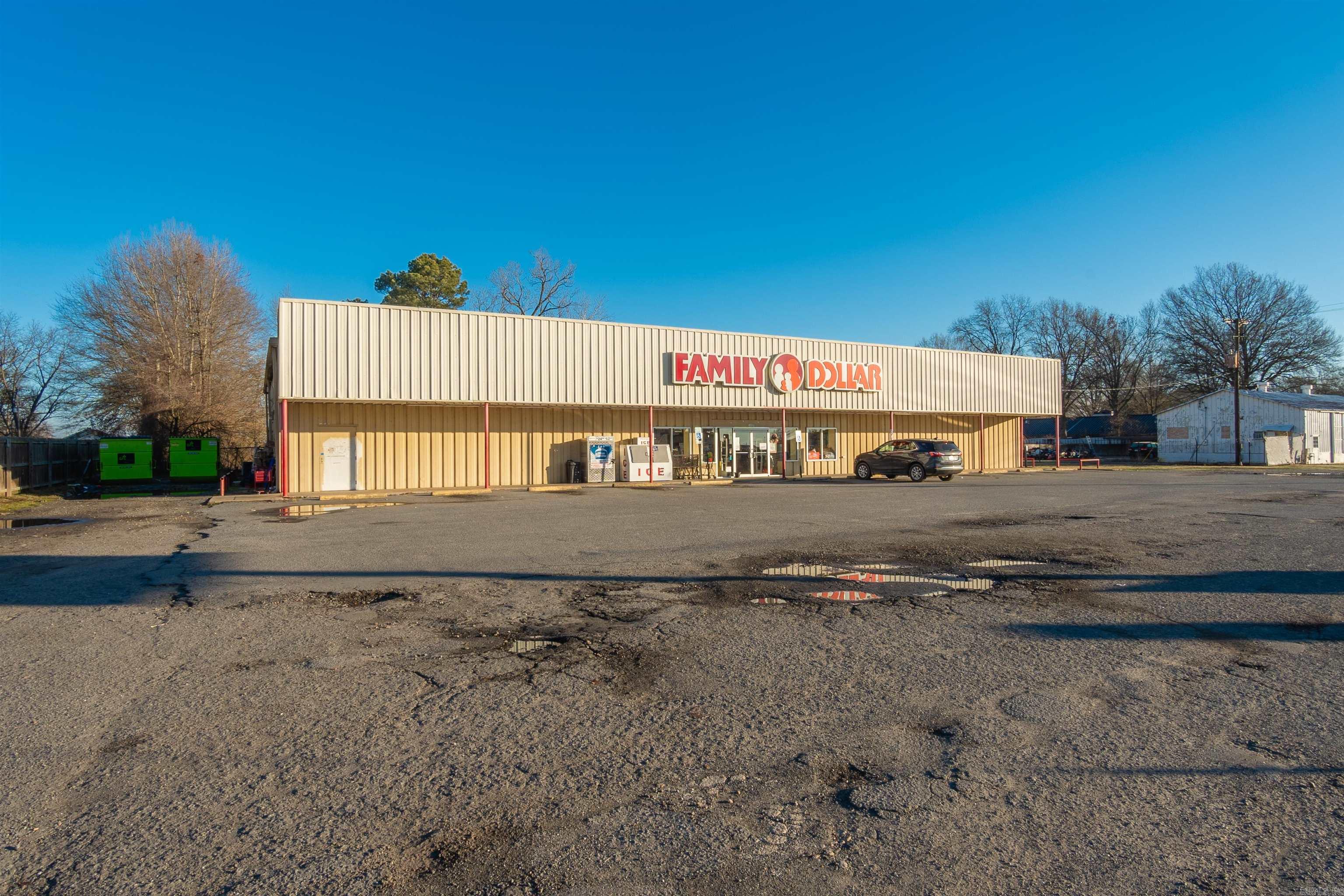 1005 E Fordyce  England, AR