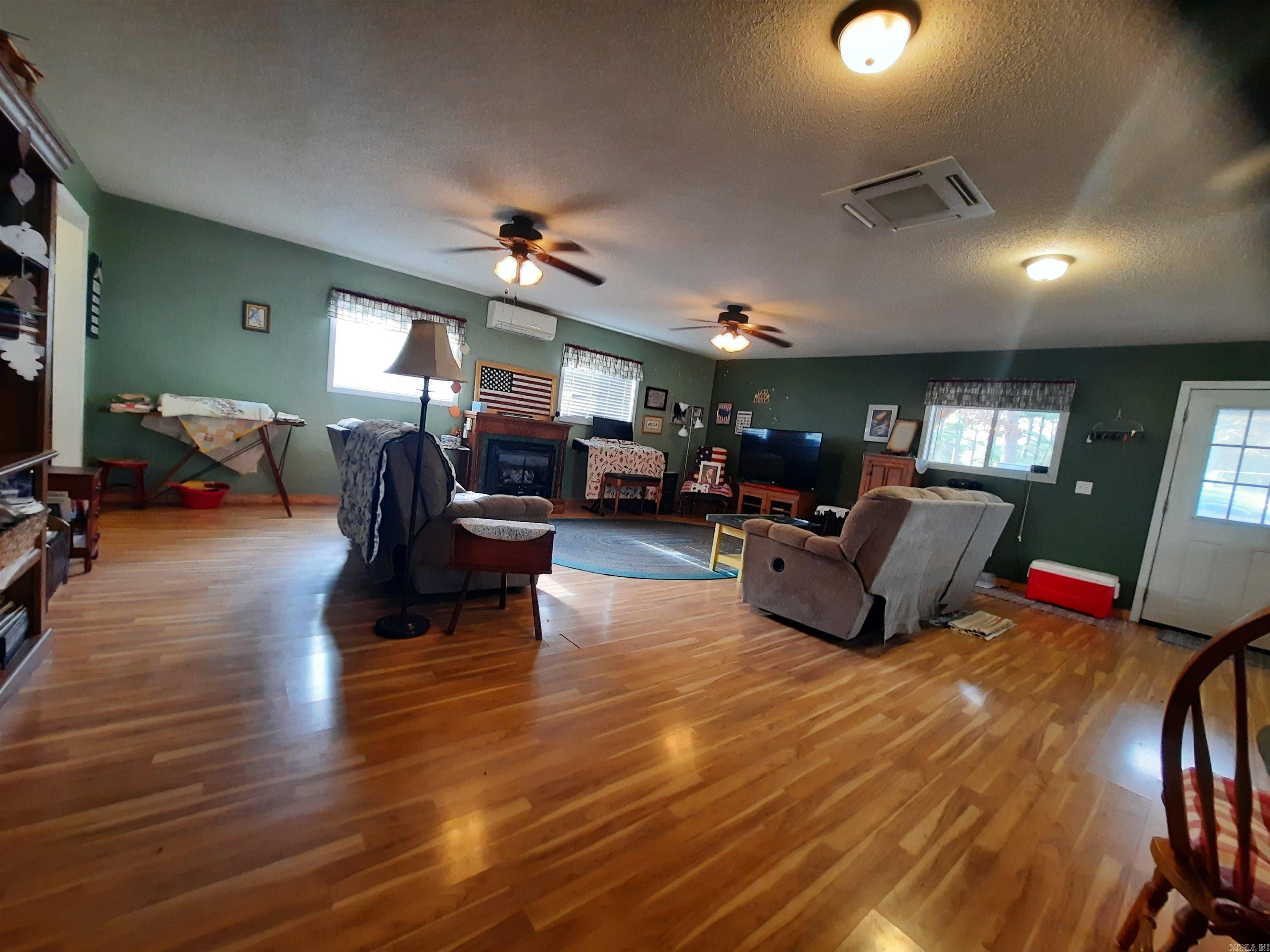 544 Rocky Road Mountain View, AR 72560