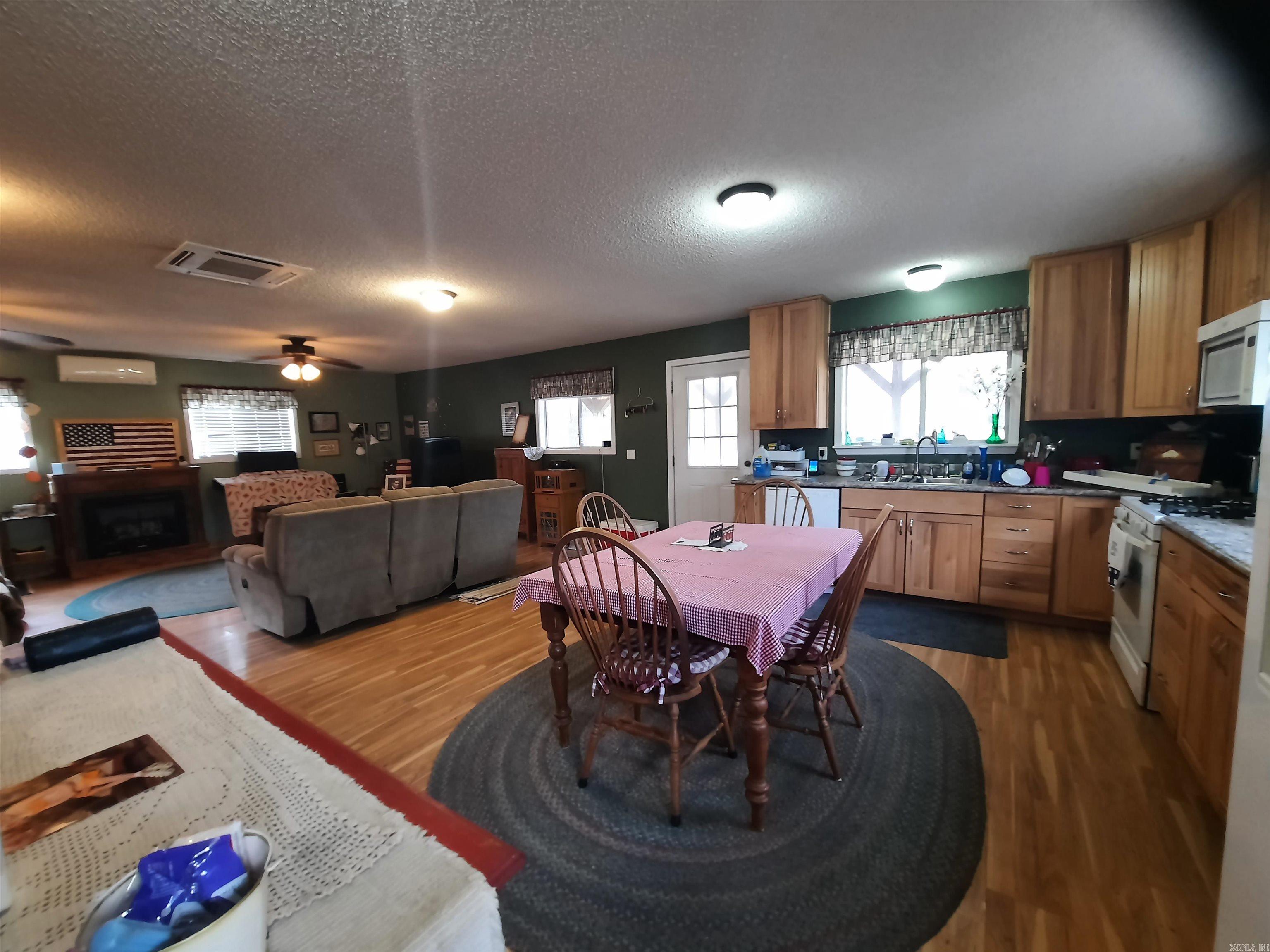 544 Rocky Road Mountain View, AR 72560