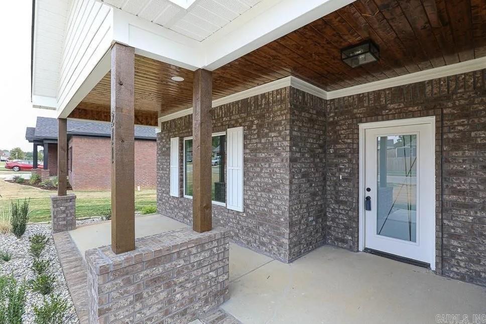 211  Grant  Bryant, AR