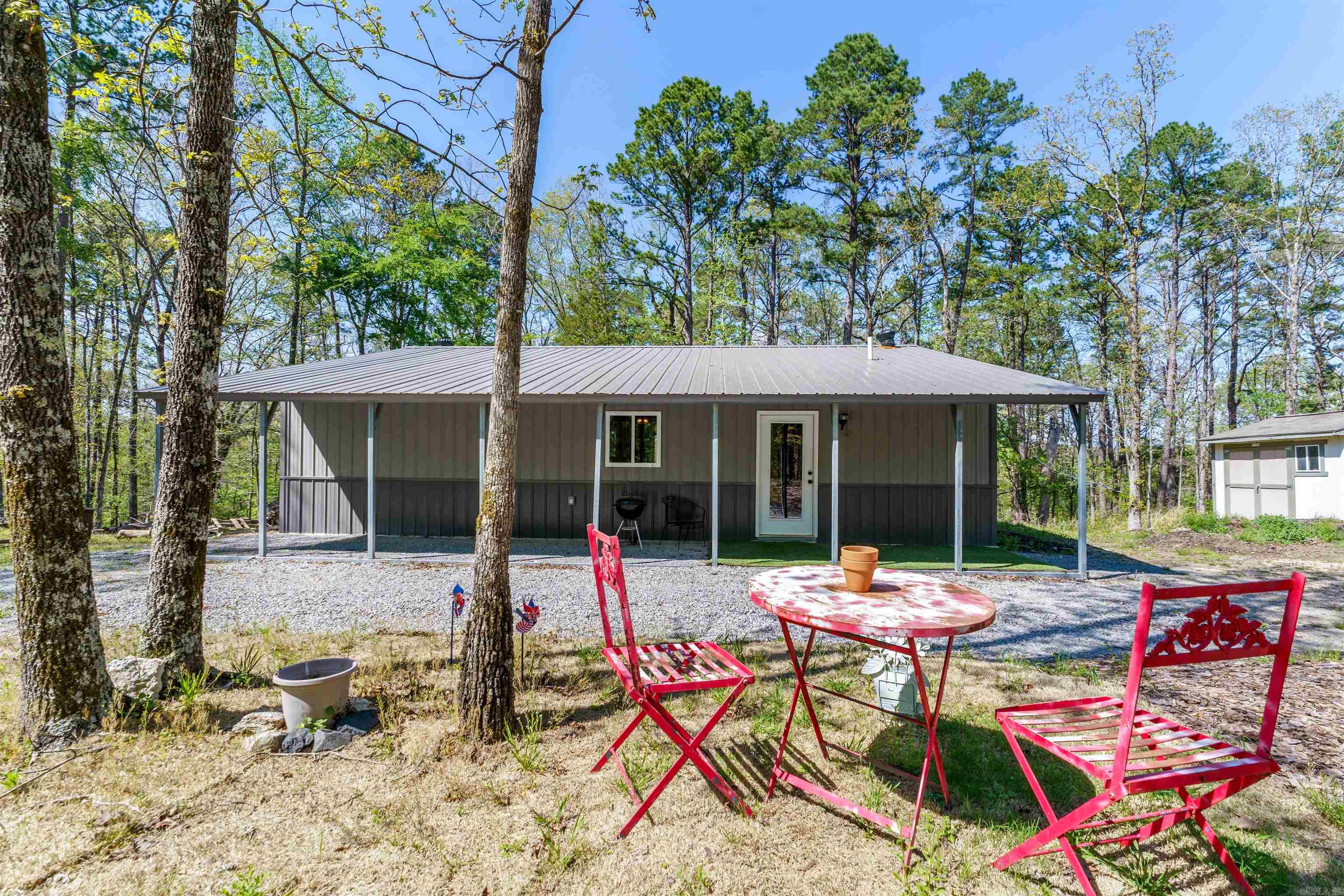 120  Needham  Fountain Lake, AR