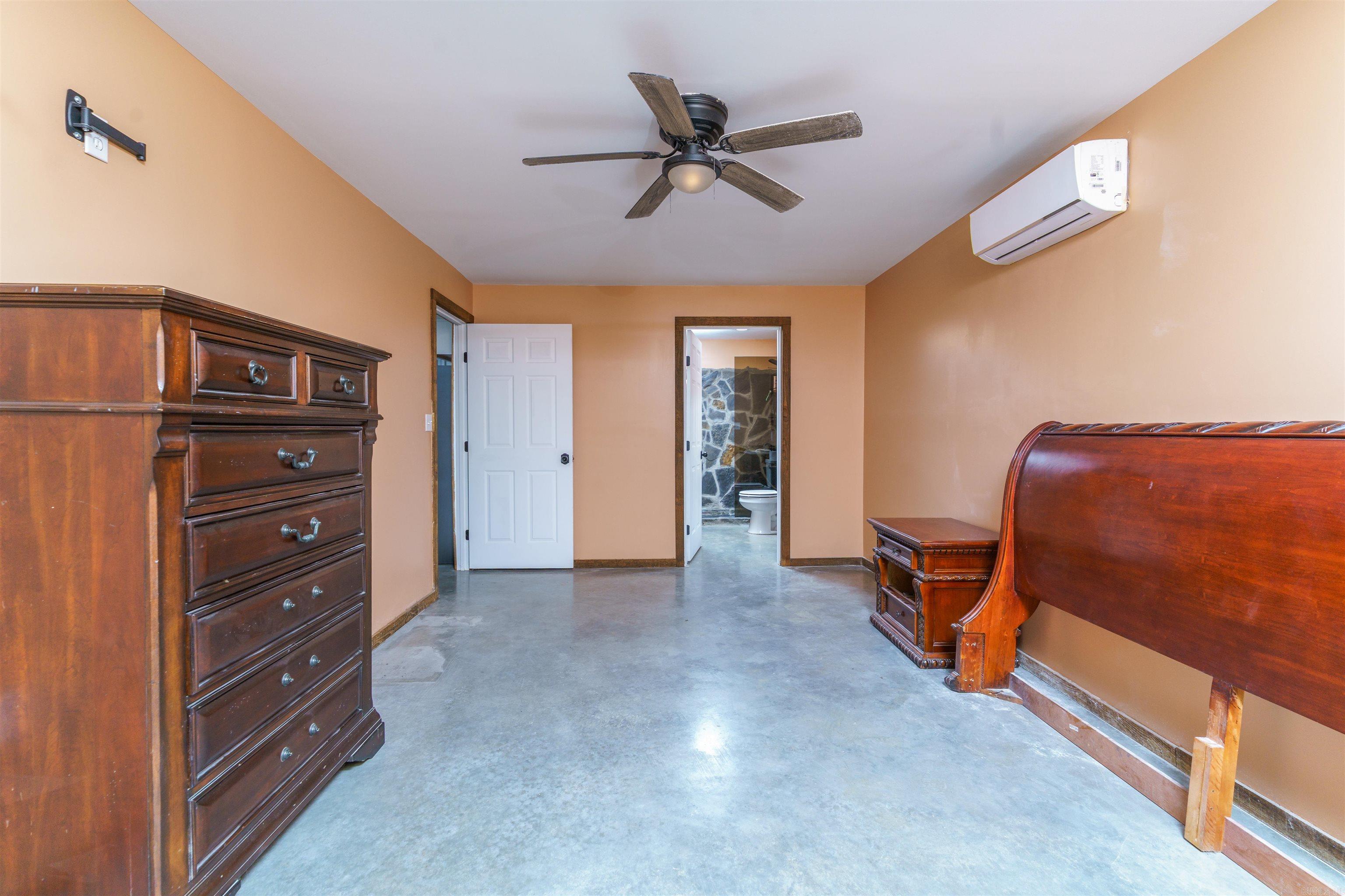 120  Needham  Fountain Lake, AR