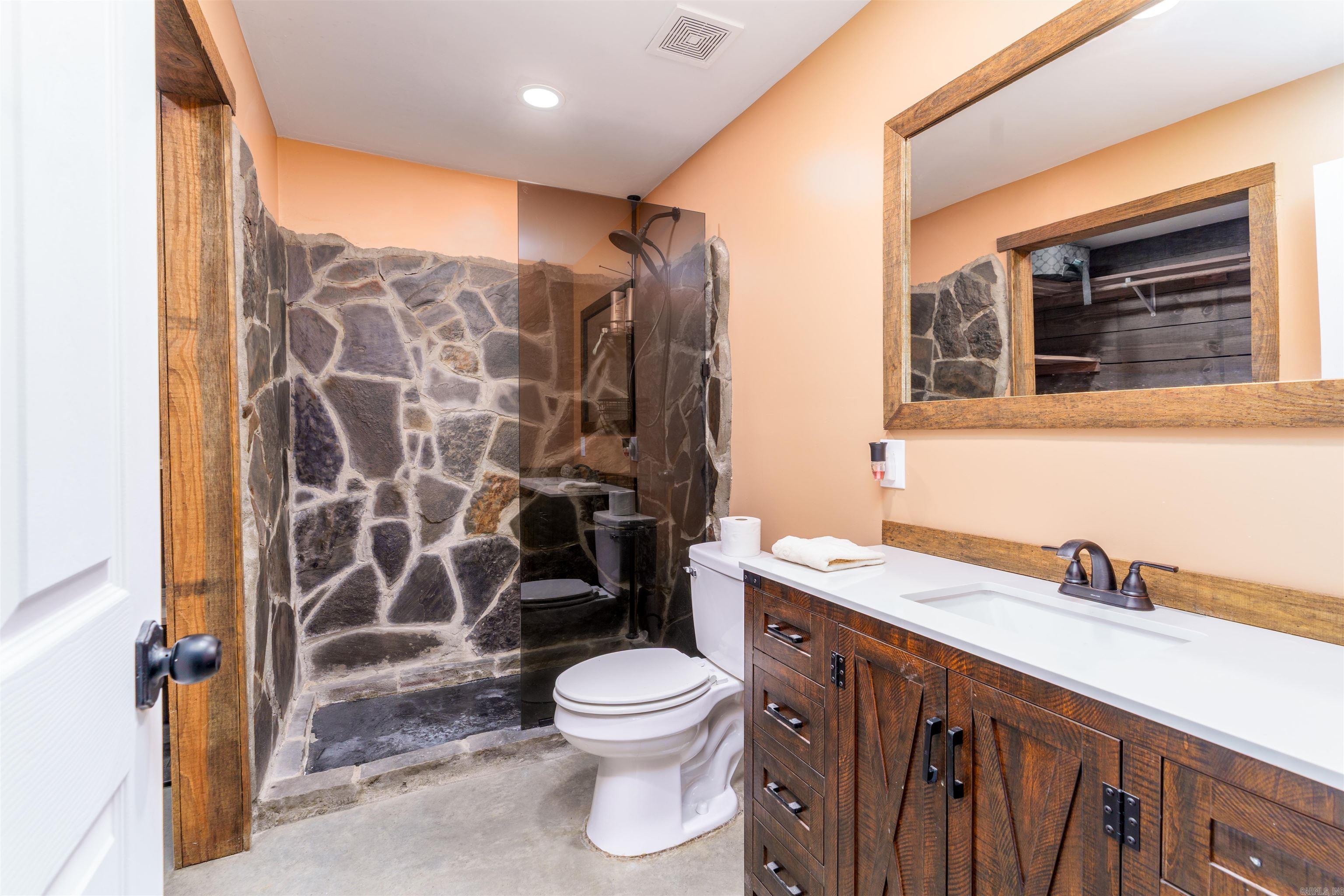 120  Needham  Fountain Lake, AR