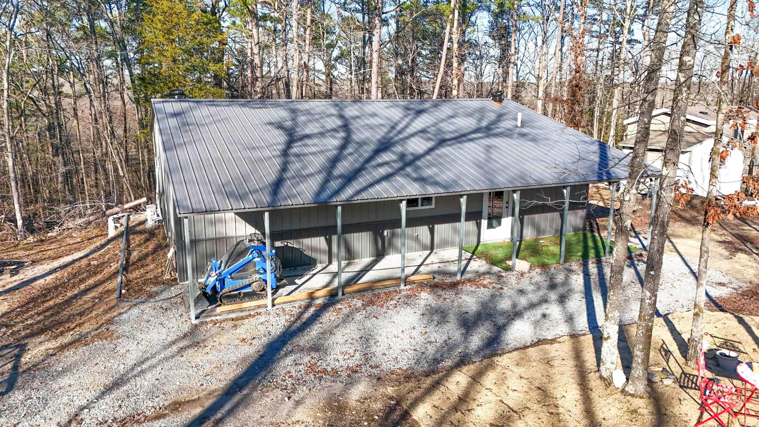 120  Needham  Fountain Lake, AR
