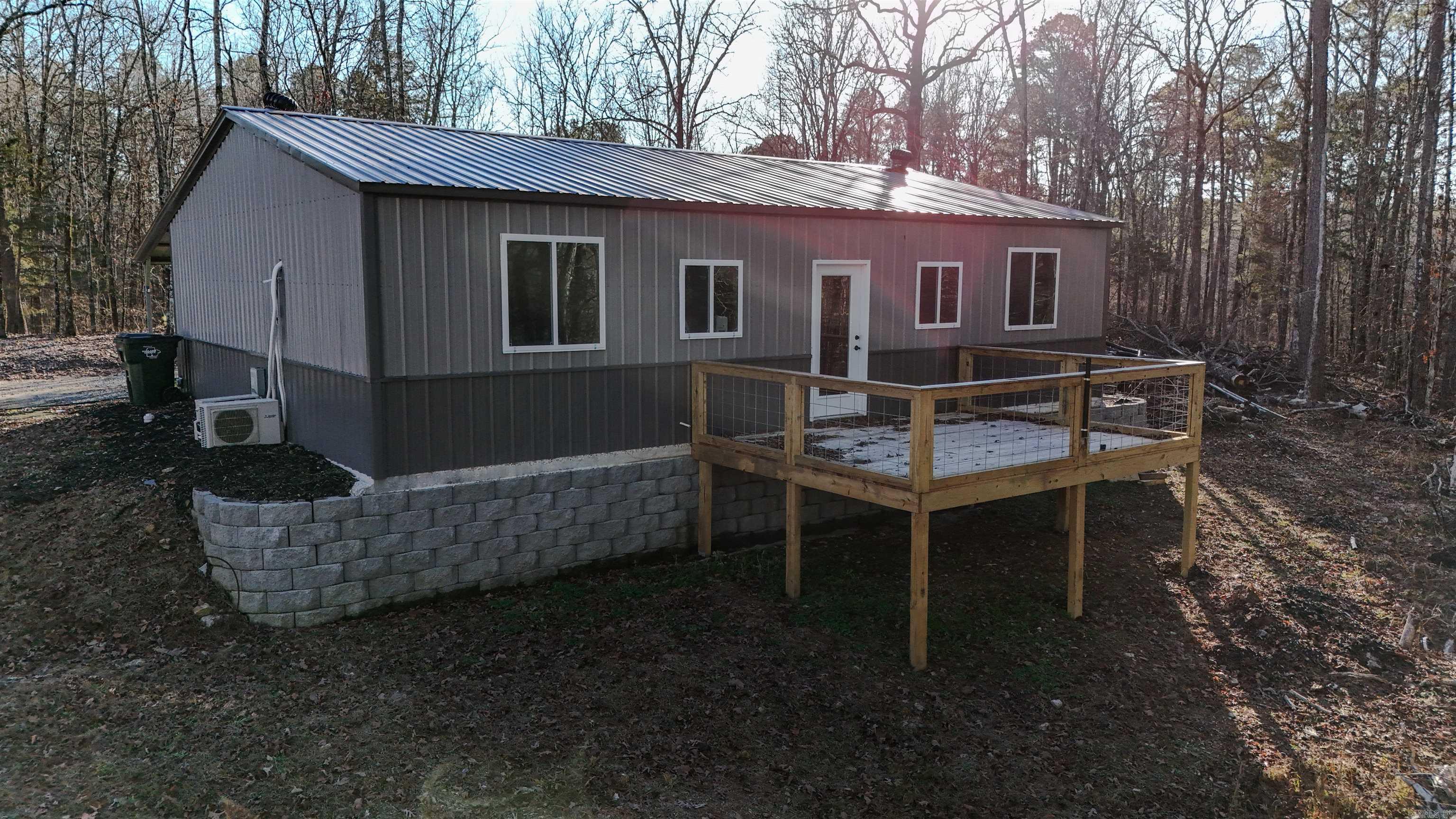 120  Needham  Fountain Lake, AR
