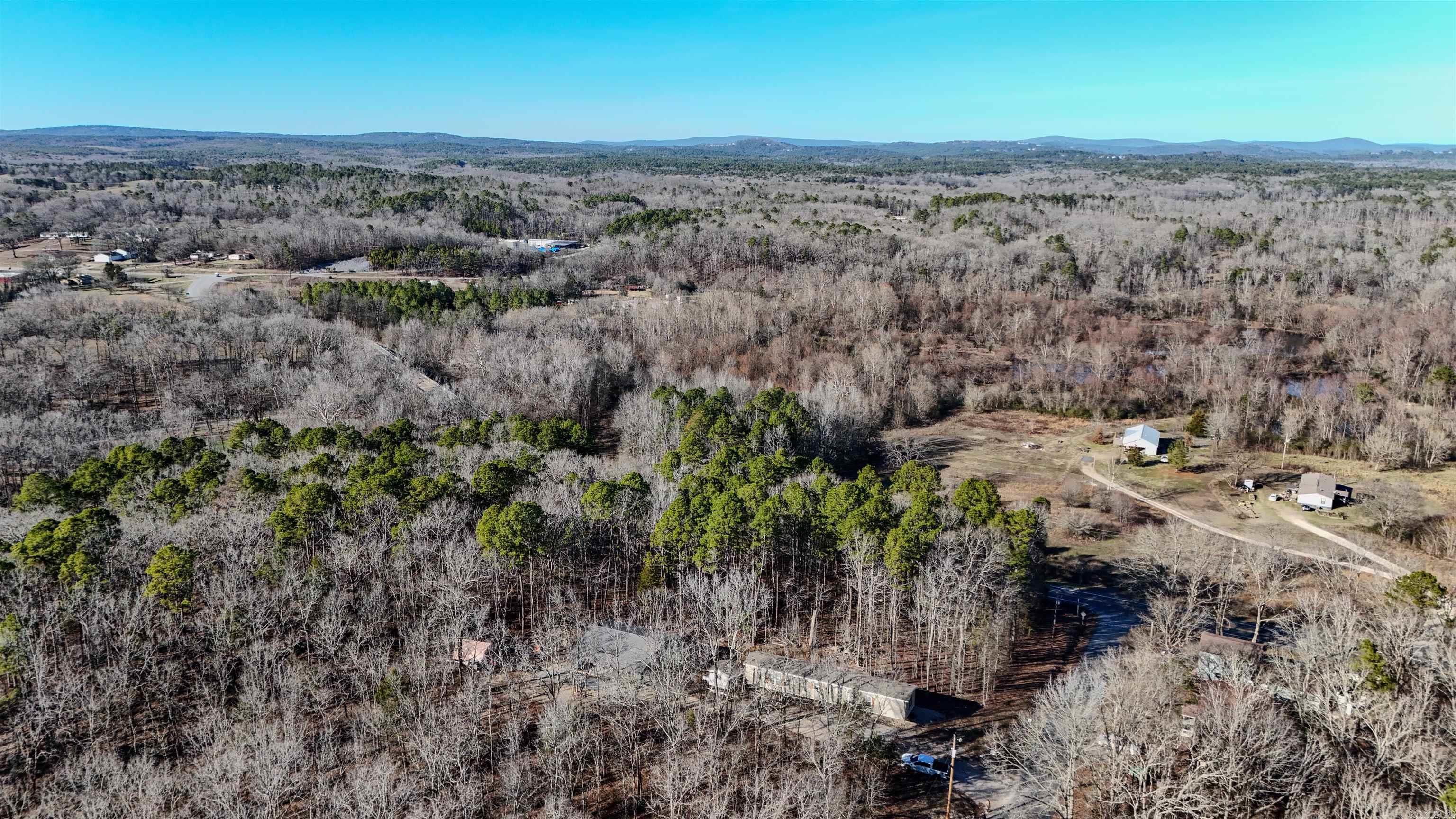 120  Needham  Fountain Lake, AR