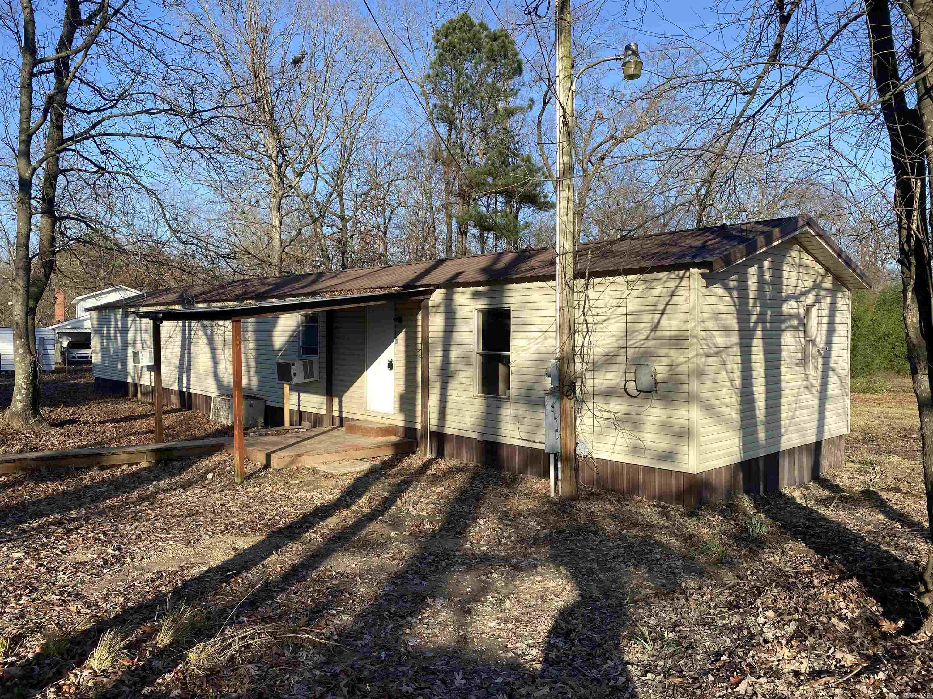 1597 W Highway B  De Queen, AR